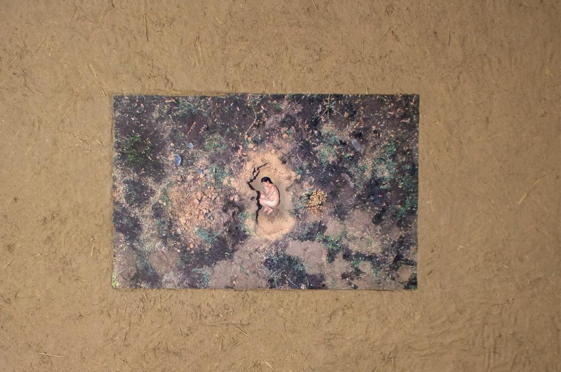 Detalle del montaje de la exposición "Potencias del Contacto" de Marcela Roldán parte del programa Frecuencias Emergentes (Proyecto Táctica, 2021).