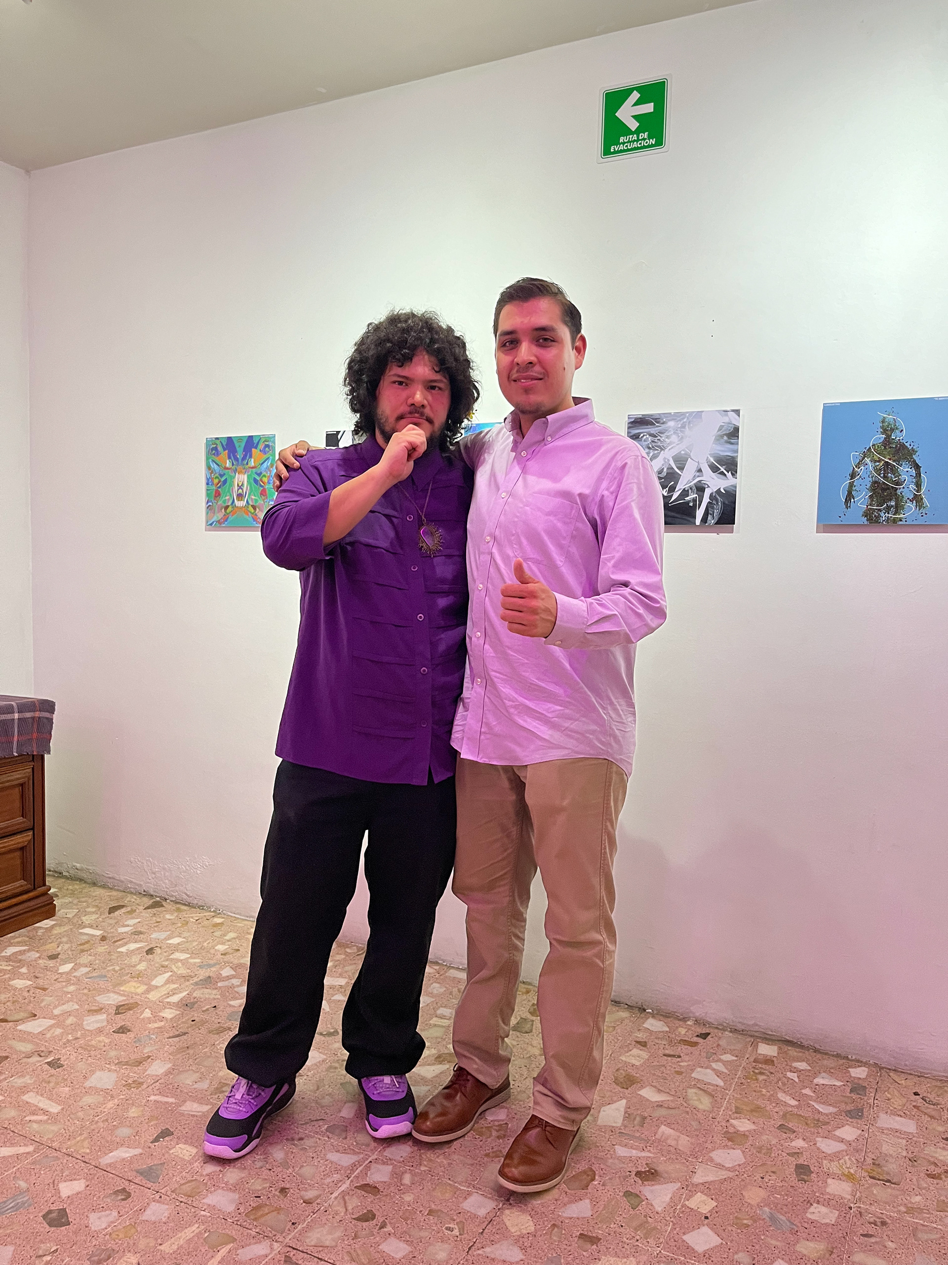 Luisgusting y Robelo Zerón en la exposición. 