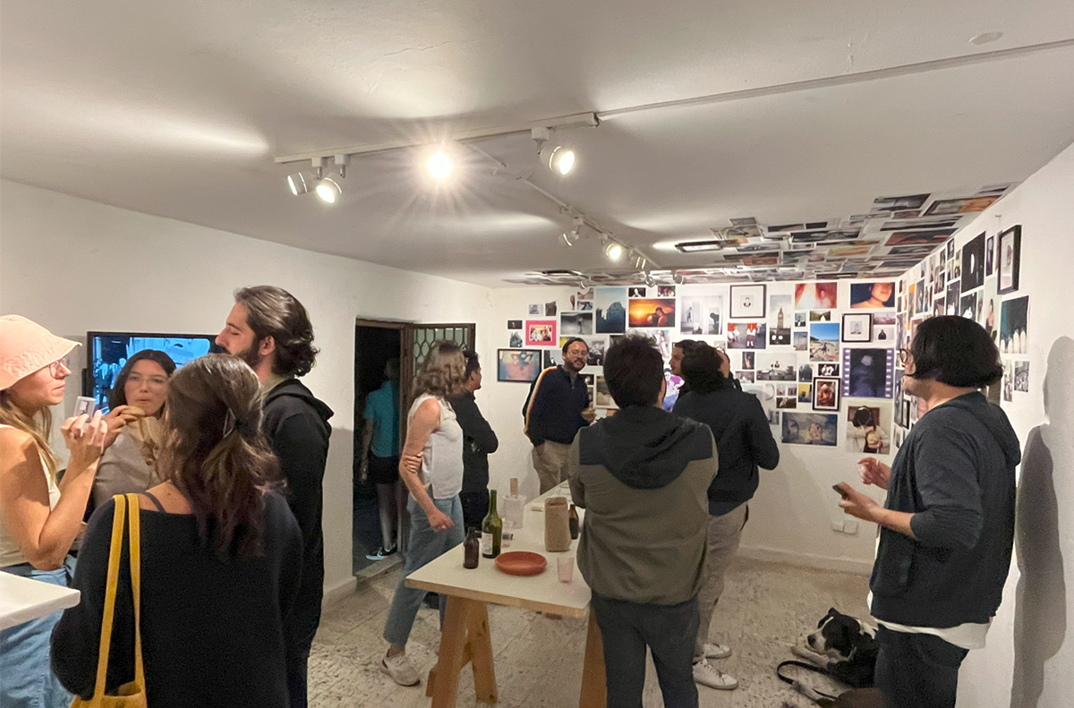 Inauguración de la exposición del "Anti-archivo" en la galería de Proyecto Táctica (Puebla, 2021). 