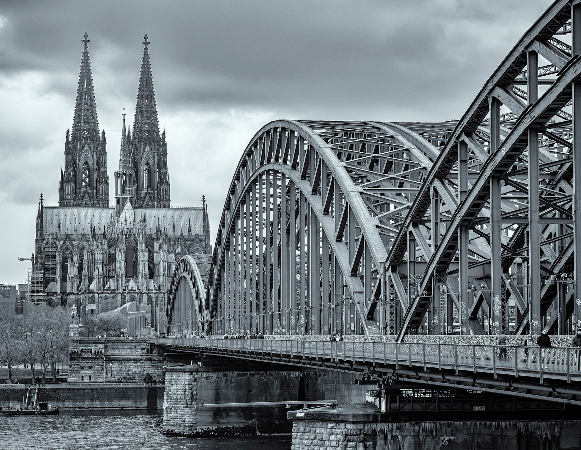 Hohenzollern Bridge, Cologne, Germany Evergreen Best of Show, Best of Class