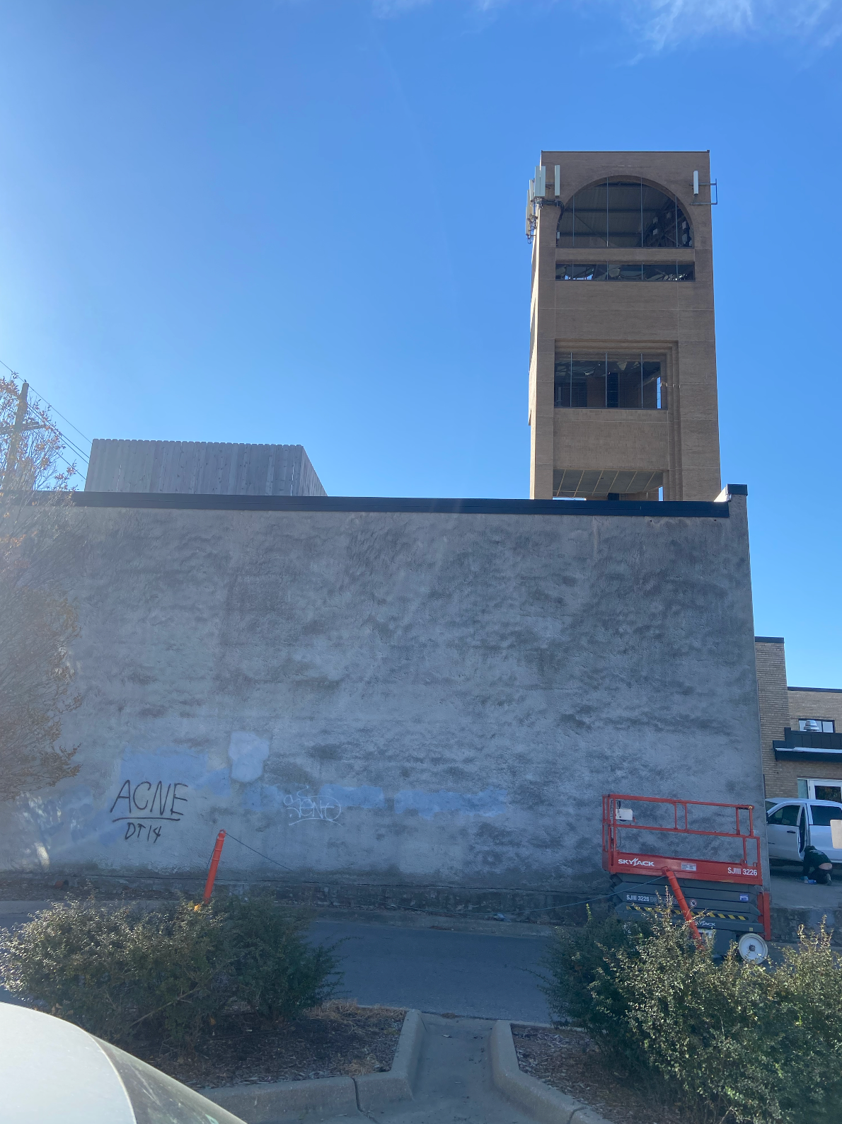 A blank canvas, soon to be riddled with ladders and empty cans.