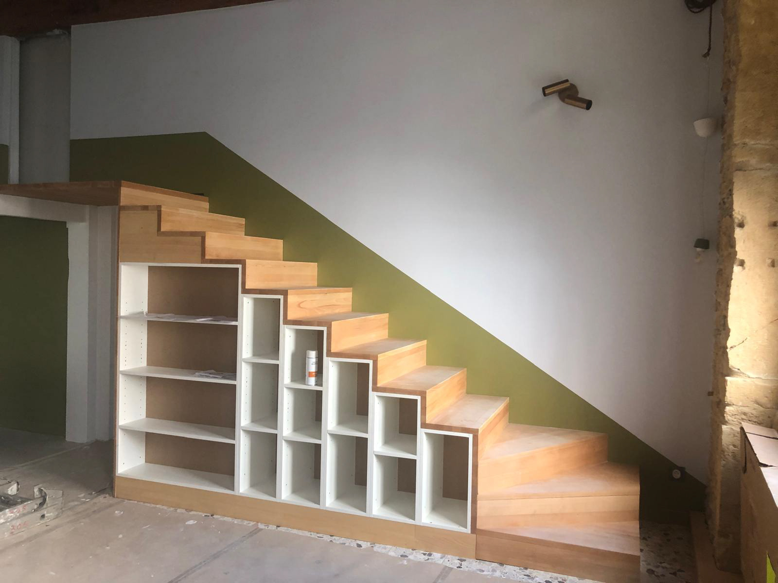 Escalier en cours de pose