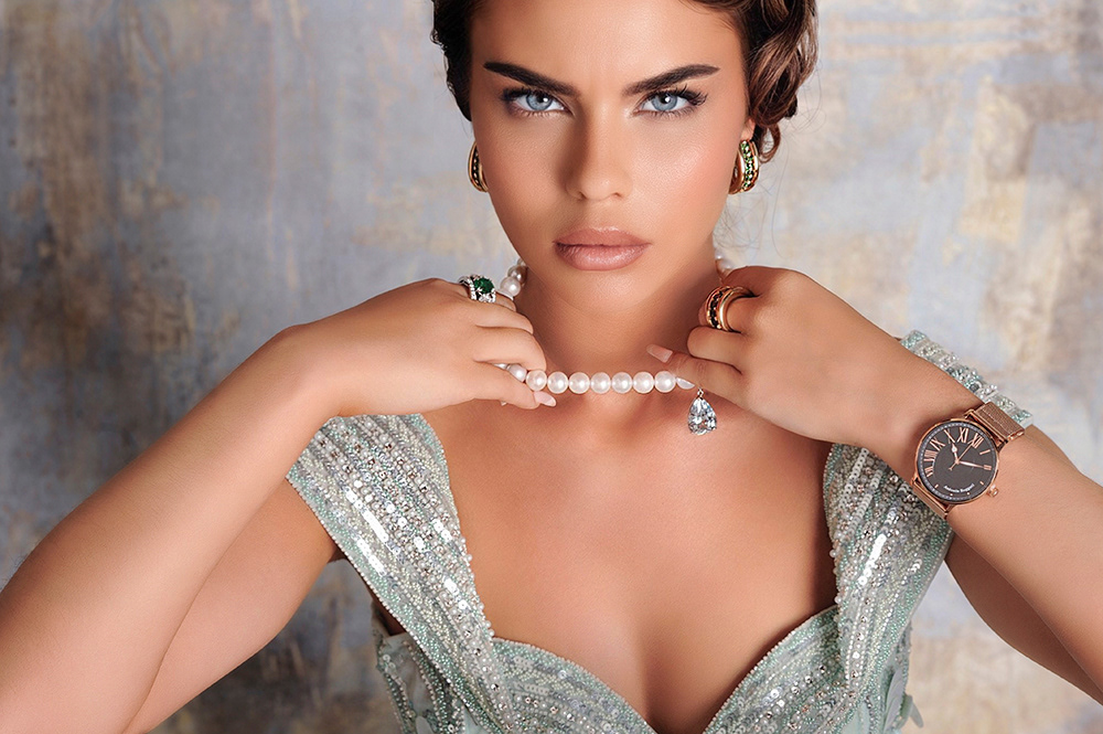Shooting production @si_gna_ture_ agence_de_communication__s_ Magazine @edith_magazine mannequin @digarbo Couture @georgesmakaroun Joaillerie @messikajewelry Montre @antonioboggati Chaussure @louboutinworld Studio @la.guillotine.studio Post production @n.jproduction