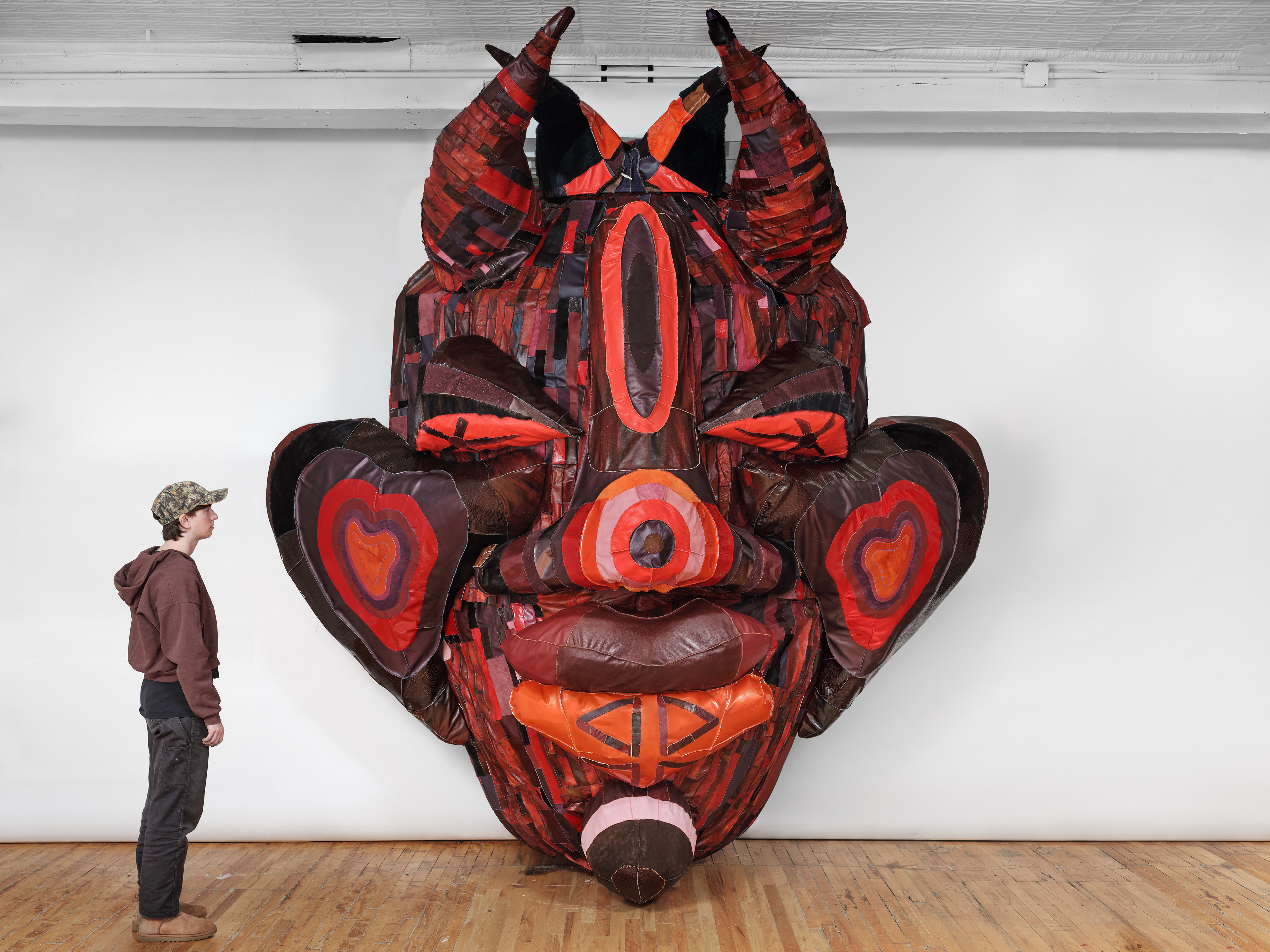 Vena Cava, 2021 Recycled Leather, Acrylic Paint, Coated Nylon, Steel Armature. 121.5 x 84 x 43 in (308.61 x 213.36 x 109.22 cm)