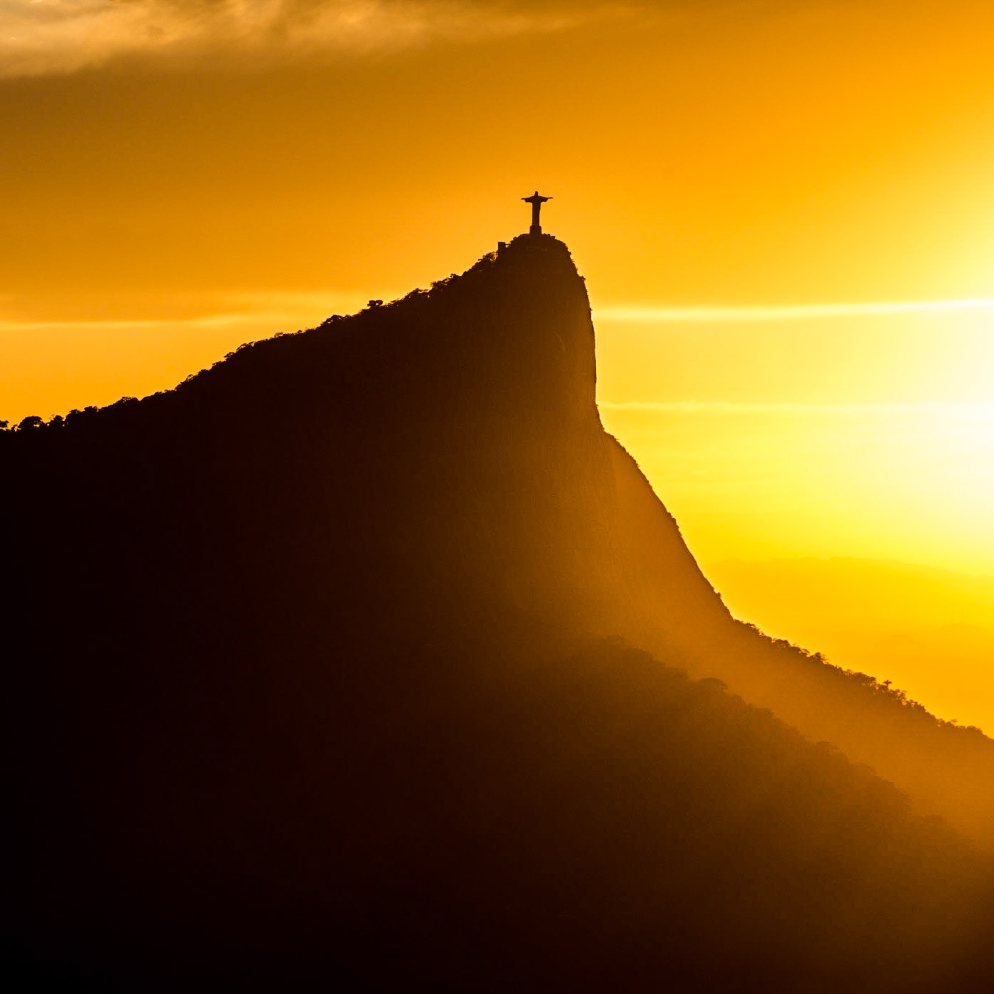 This pictures was taken at Chinese View, in Rio de Janeiro, during the sunrise.