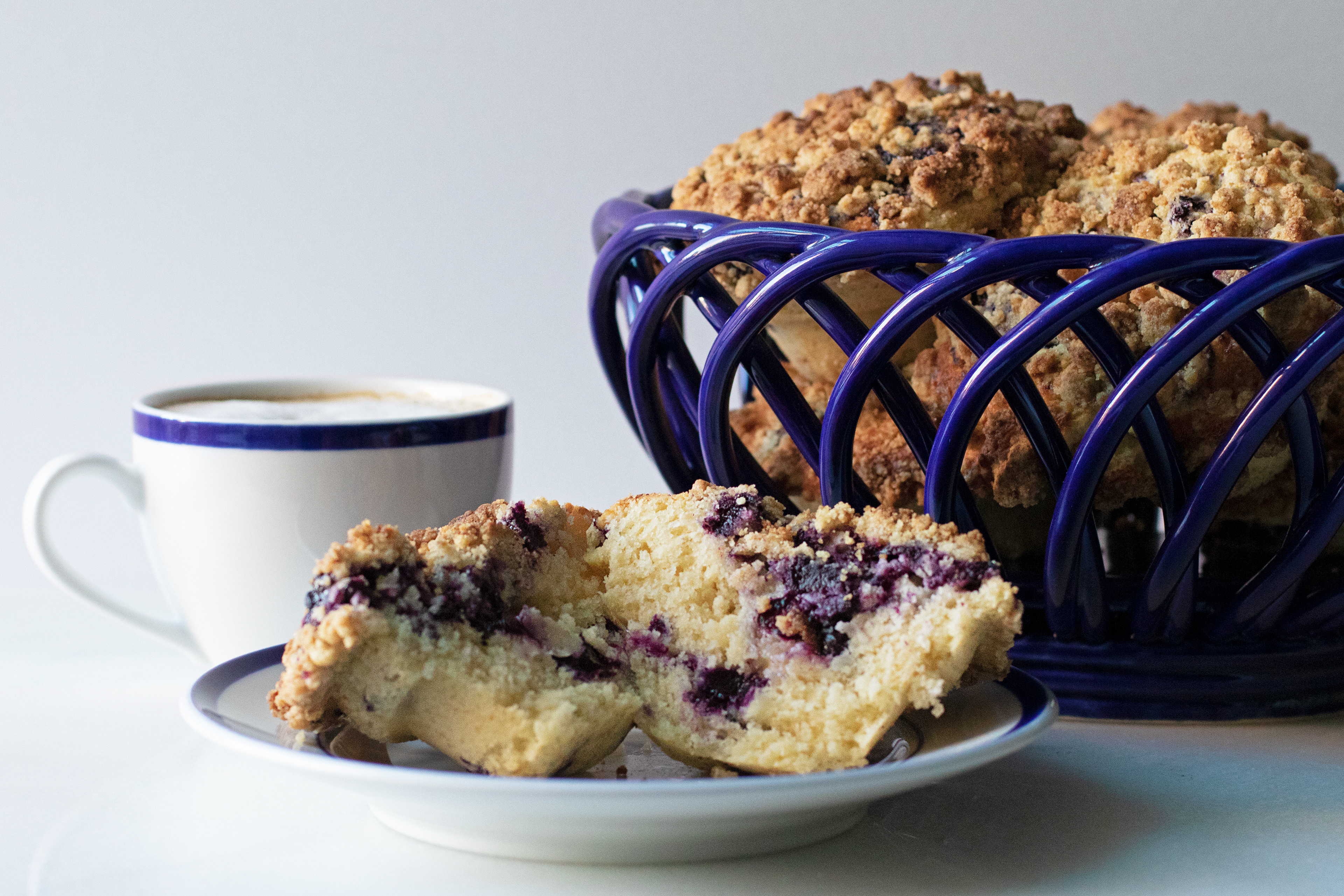 blueberry muffins with streusel topping