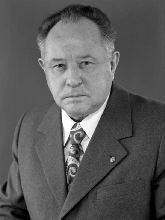 Erich Mielke [Bundesarchiv_Bild_183-R0522-177 (cropped)]