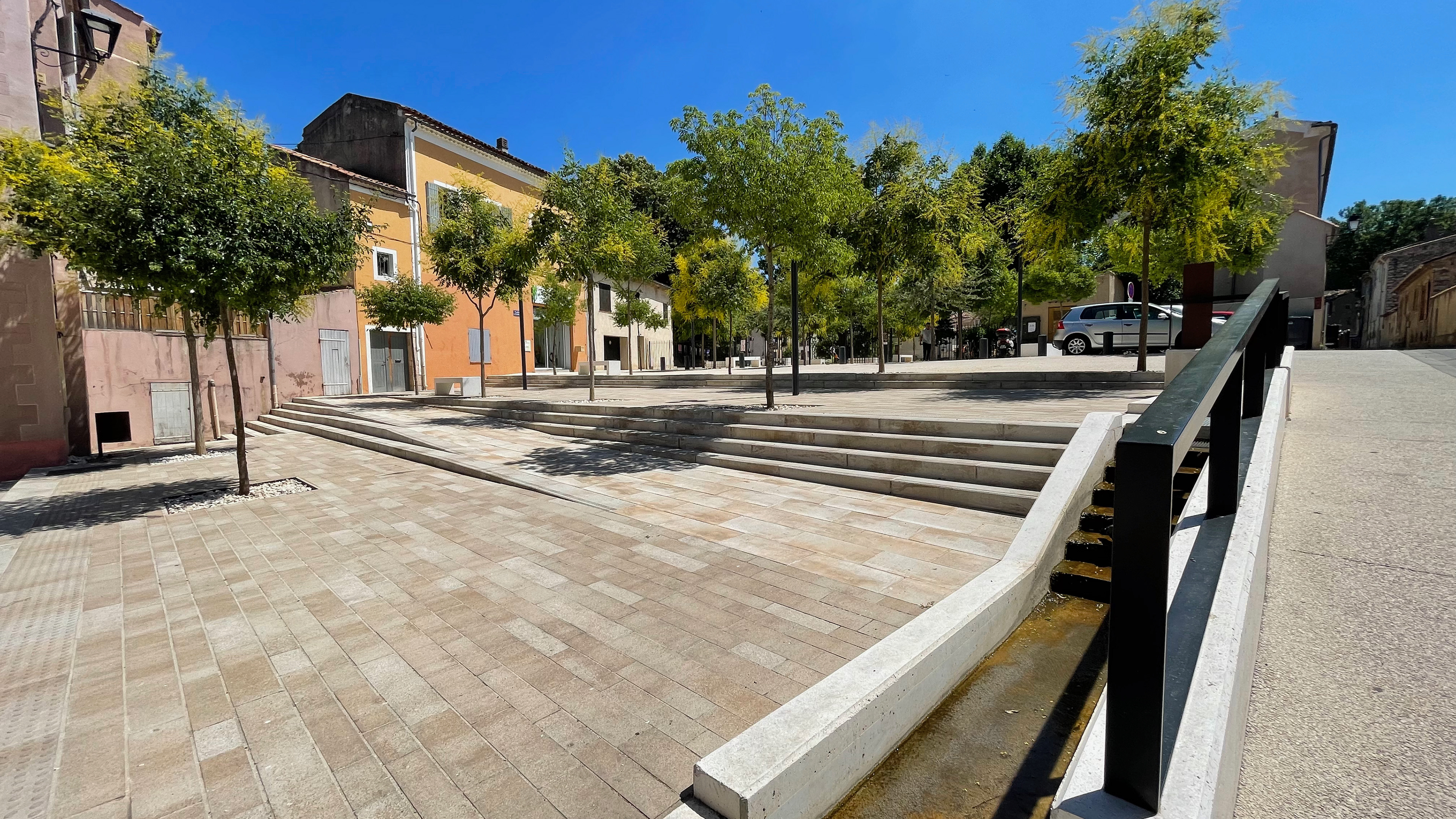 La place des trois moulins - redonner à voir le canal des arrosants