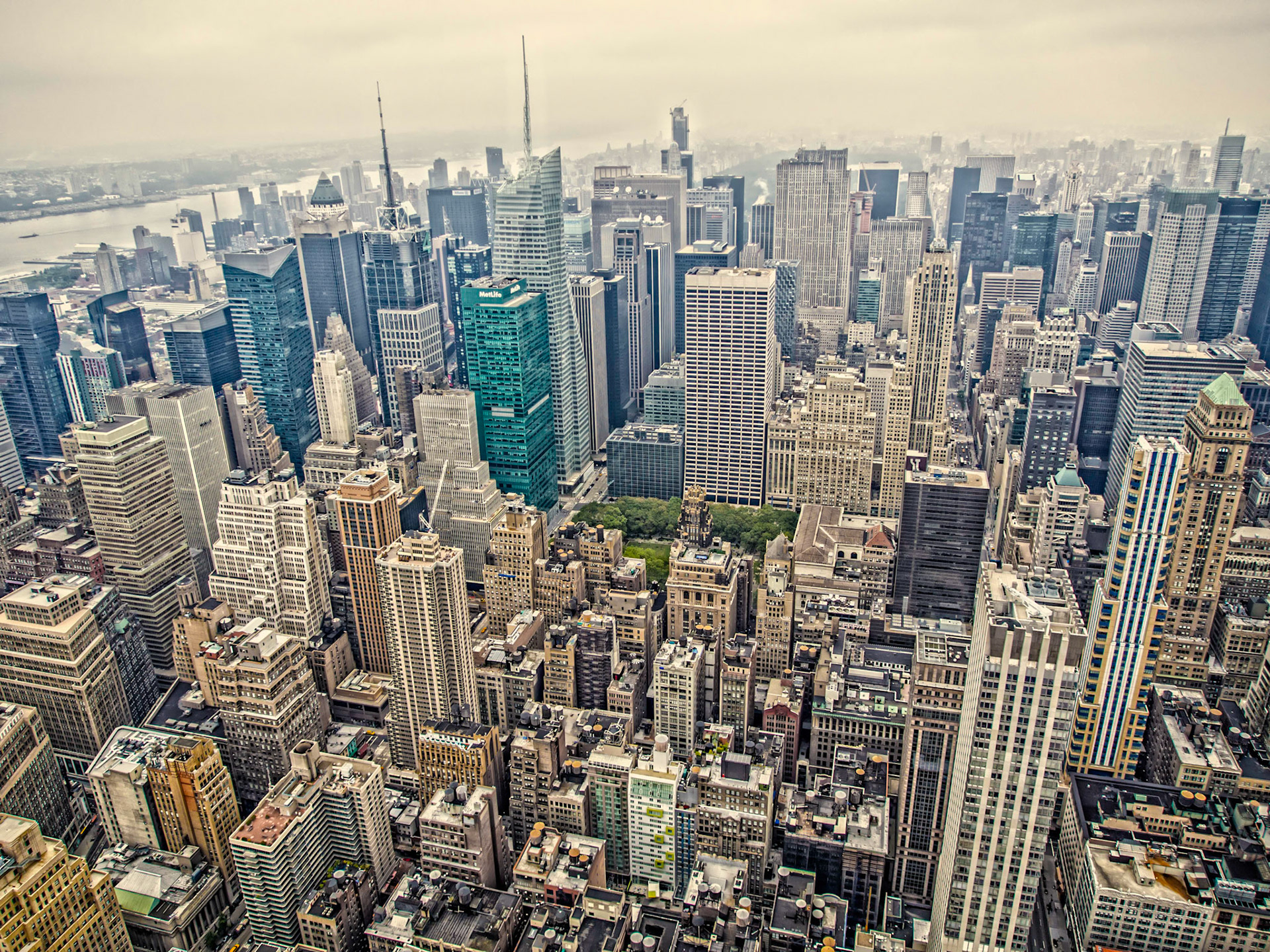 View of Manhattan, NY from the top of the Emire State building.