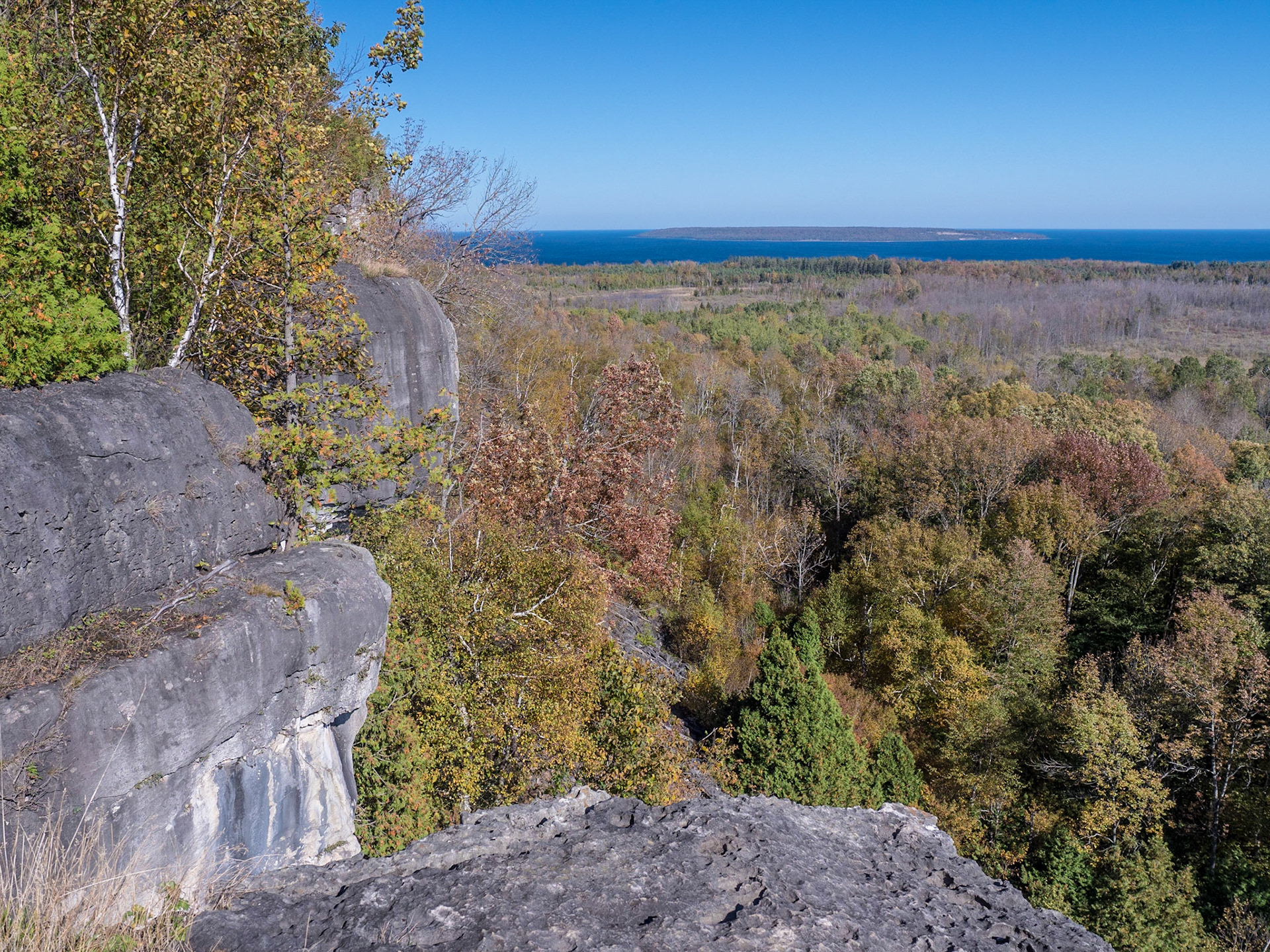 Looking north west from the top of Skinner Bluff trail in Ontario.
