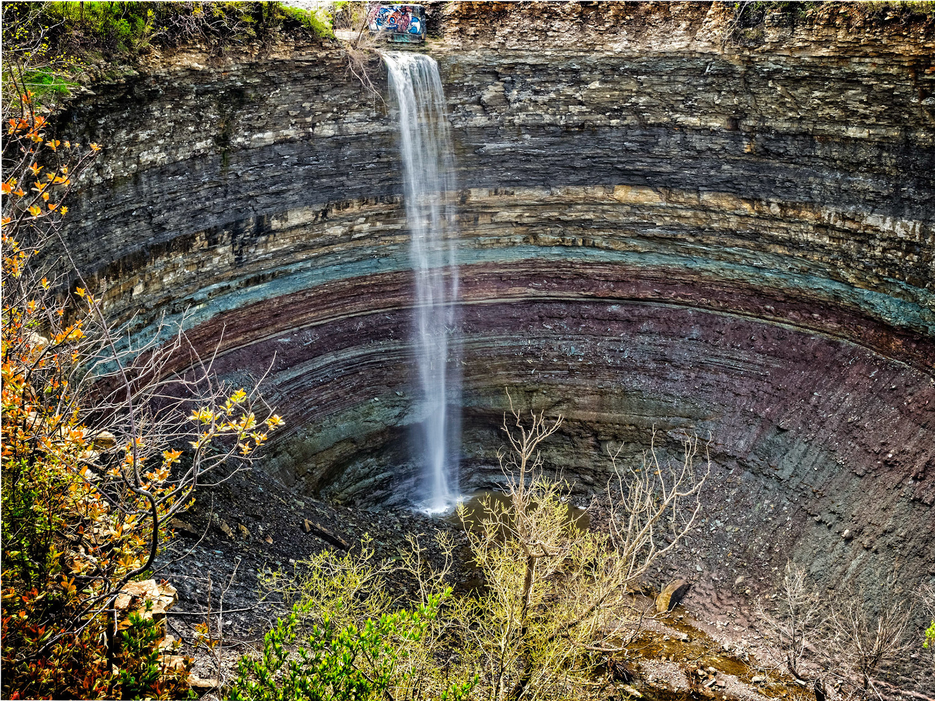 Devi's Punchbowl falls is located near Hamilton Ontario on the escarpment.