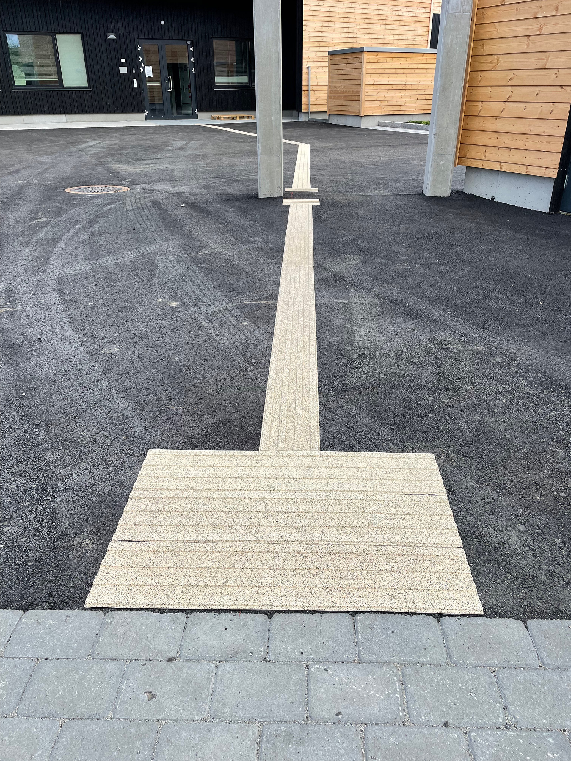 Taktile ledelinjer (Ås)