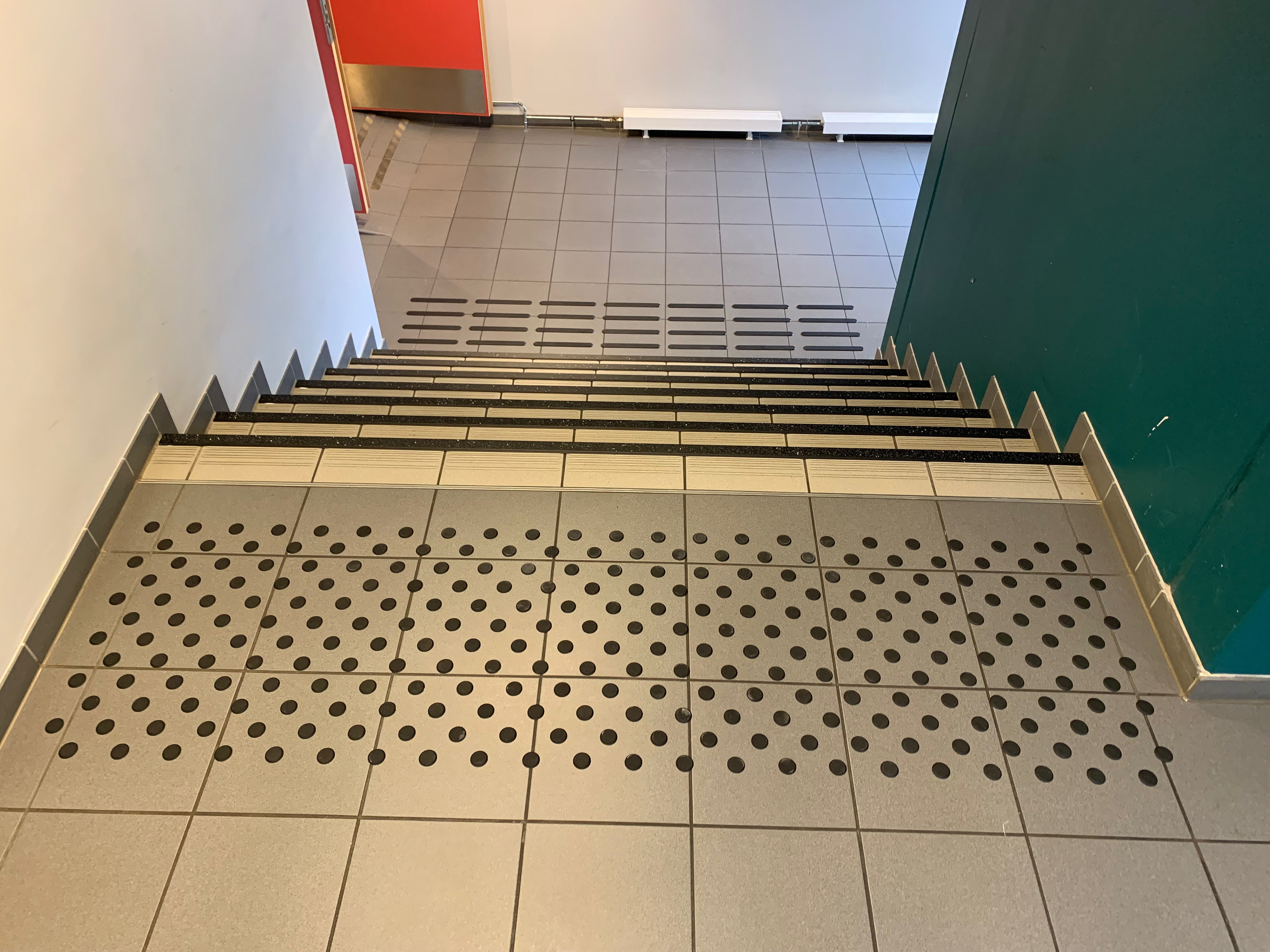Aluminiumsprofil med ilegg