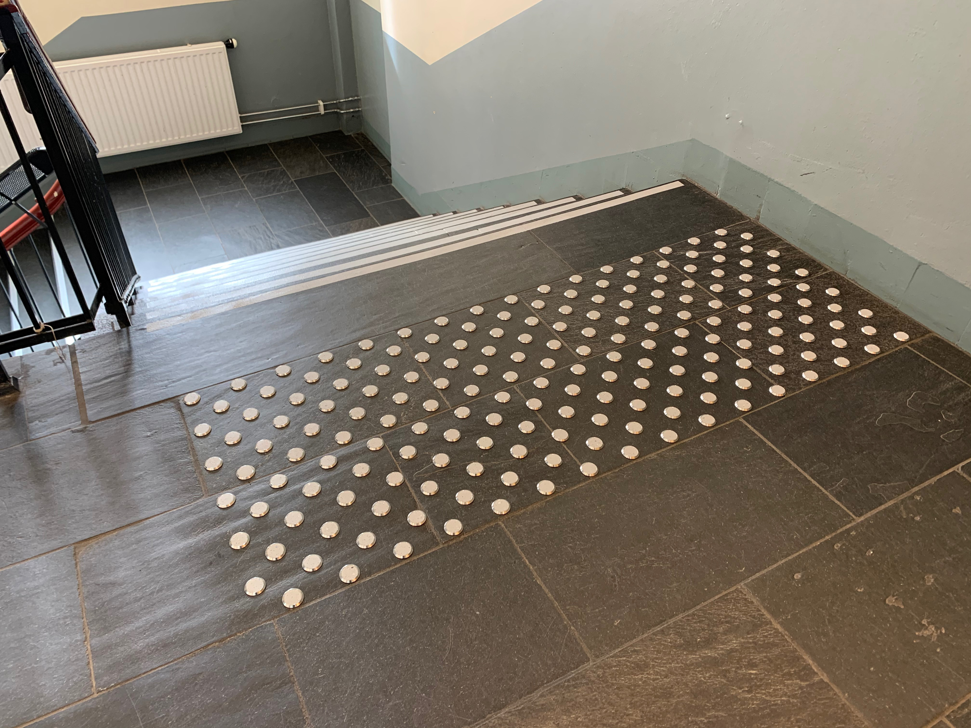 Stål elementer med Forbo ilegg