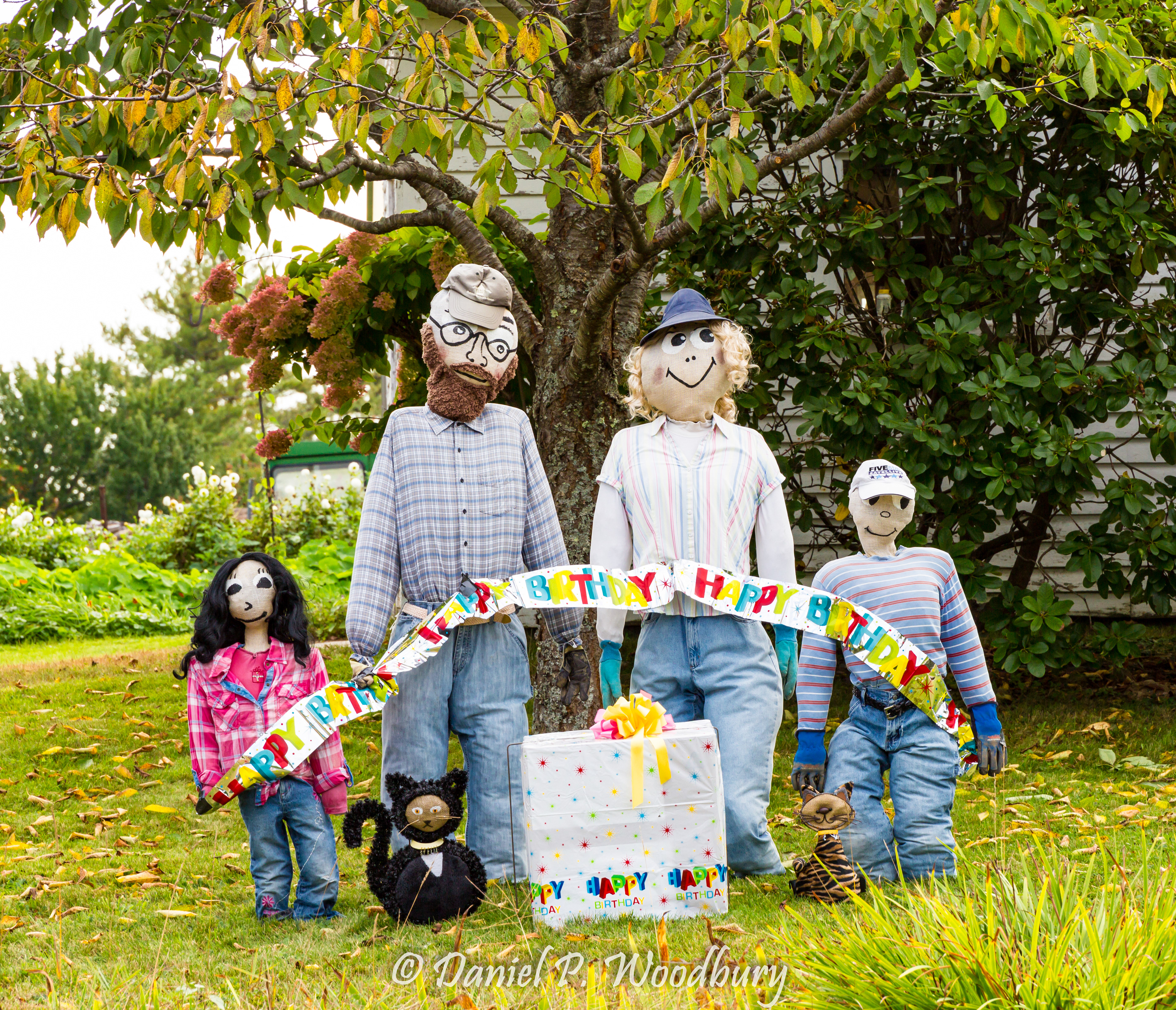 Tricentennial Celebratin' Family Scarecrows