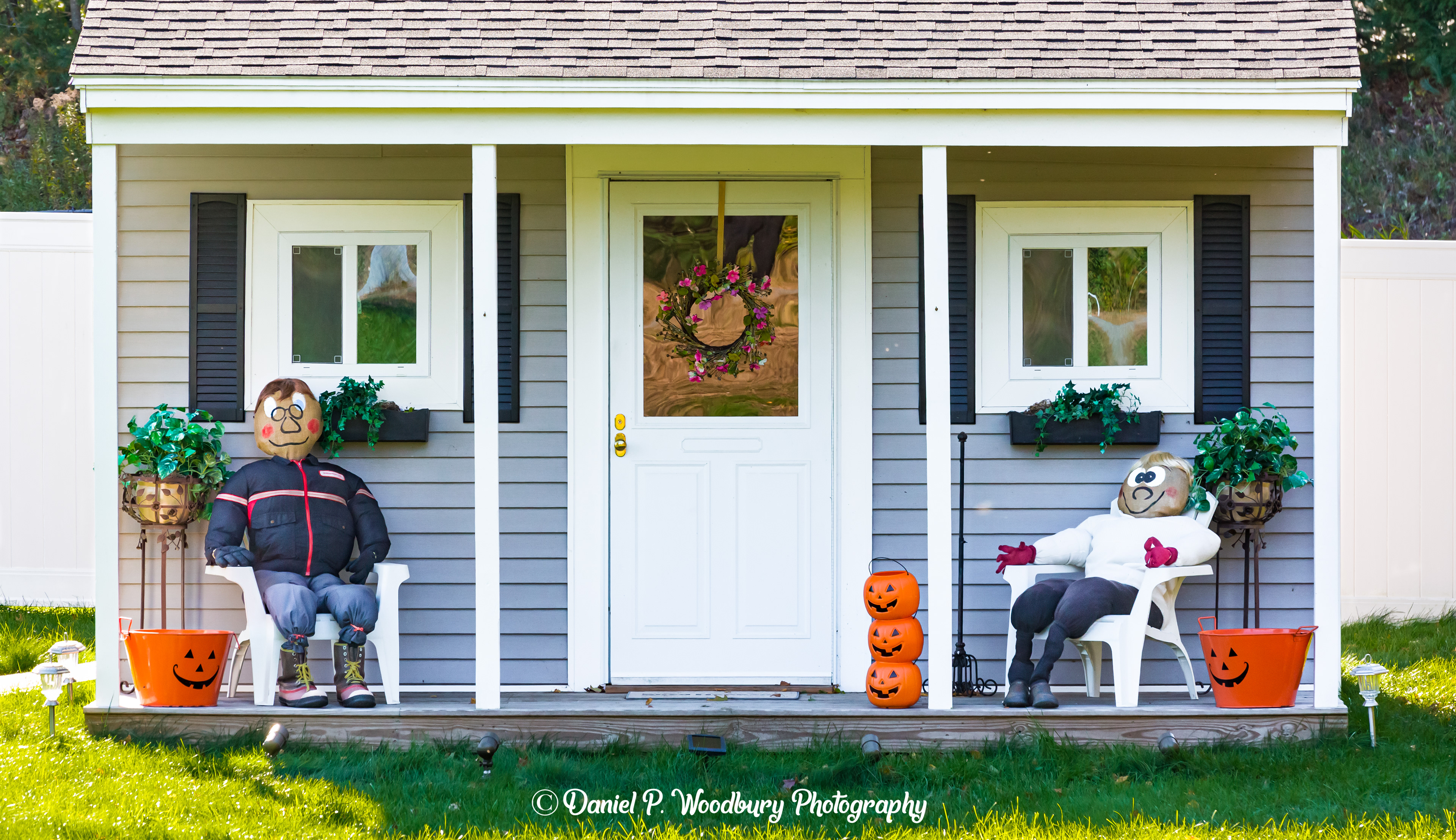 Shed Guardin' Scarecrows