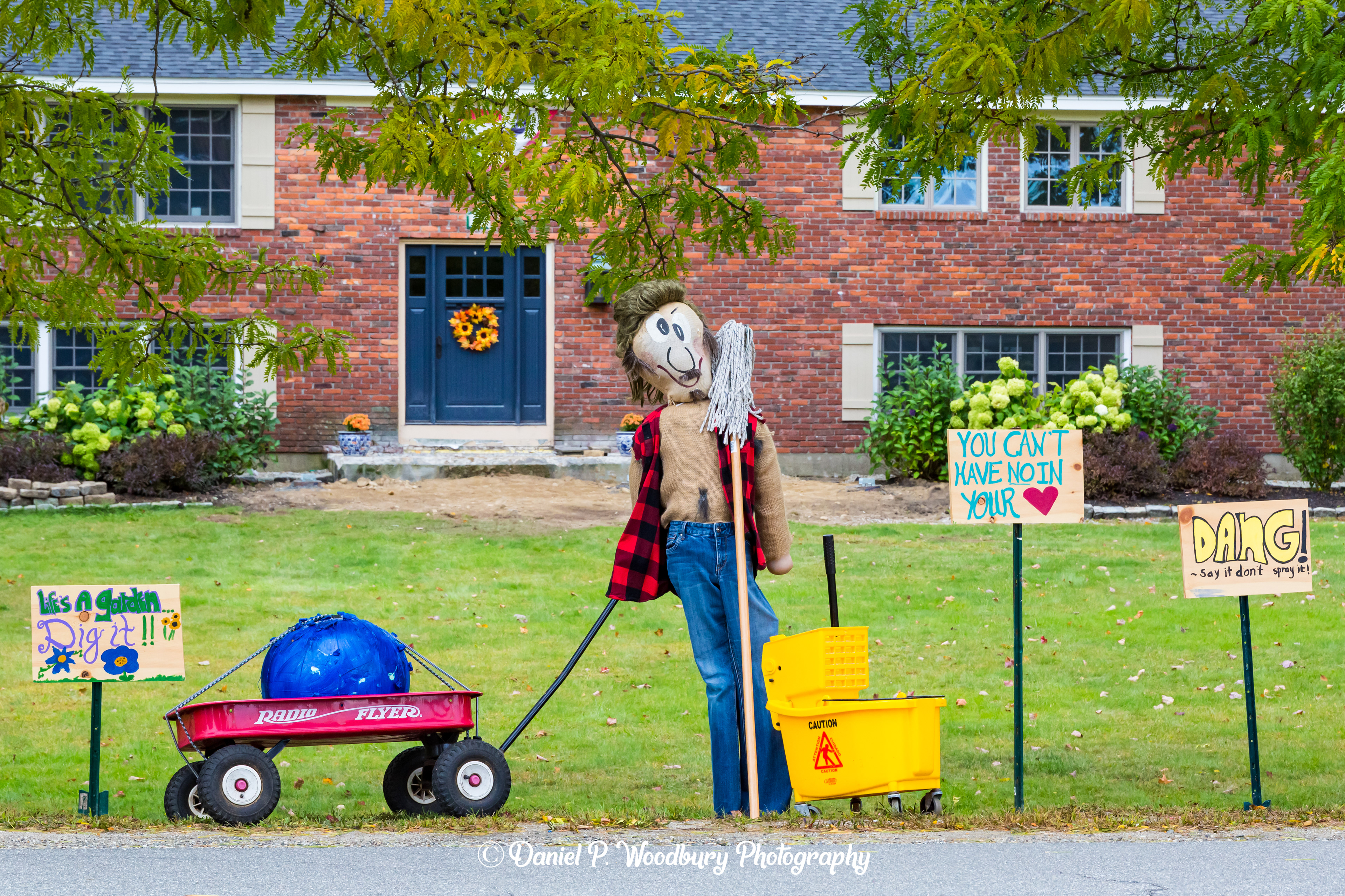 Hippy Cleanin' Scarecrow
