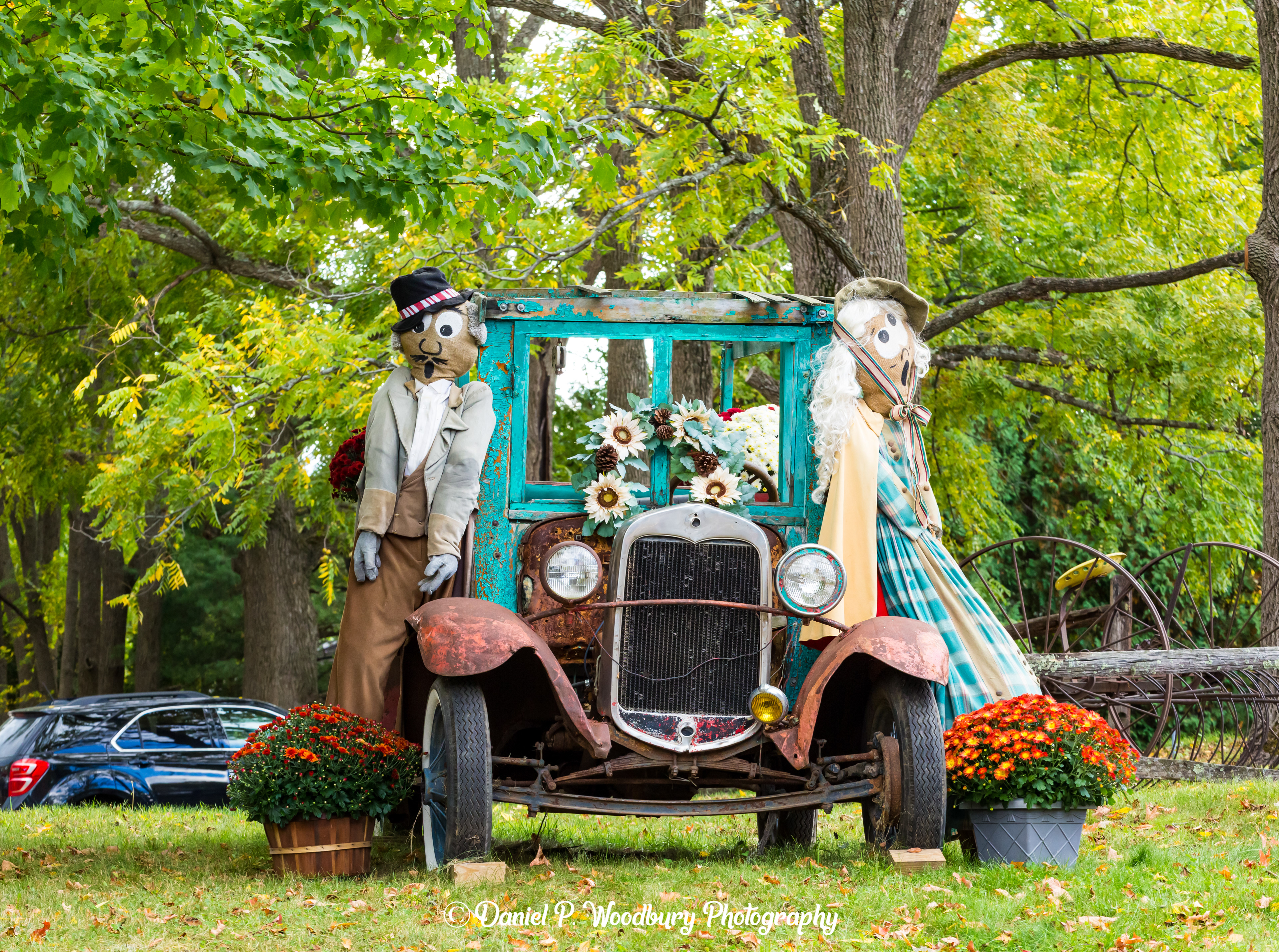 Bonnie & Clyde Scarecrows