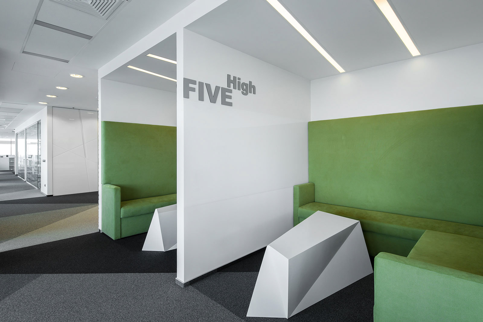 Fotografie wnętrz pomieszczeń biurowych Adar Office w Centrum Biurowym Neptun w Gdańsku.