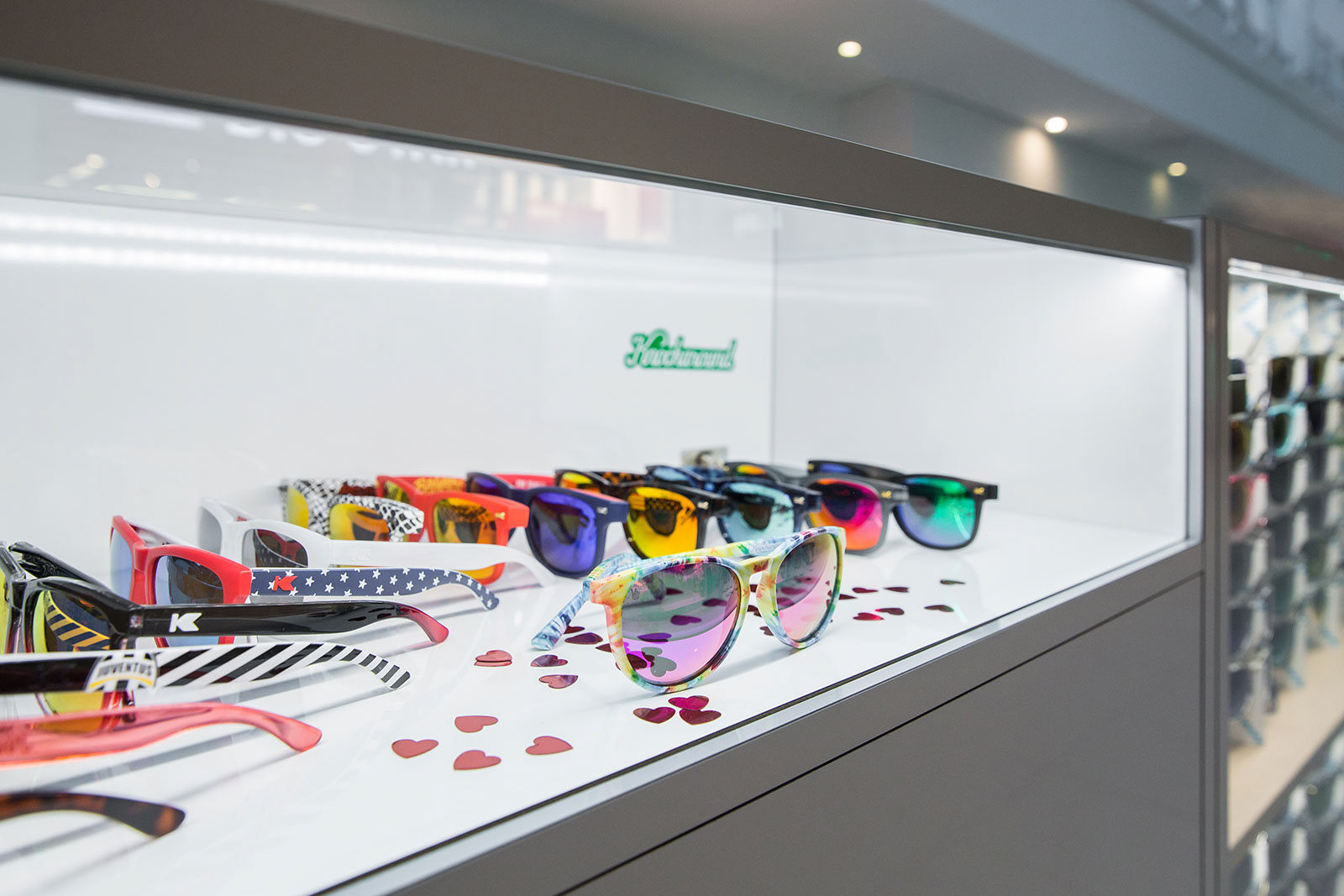 Fotografie wyspy handlowej w Centrum Handlowym Wola Park w Warszawie dla producenta mebli.