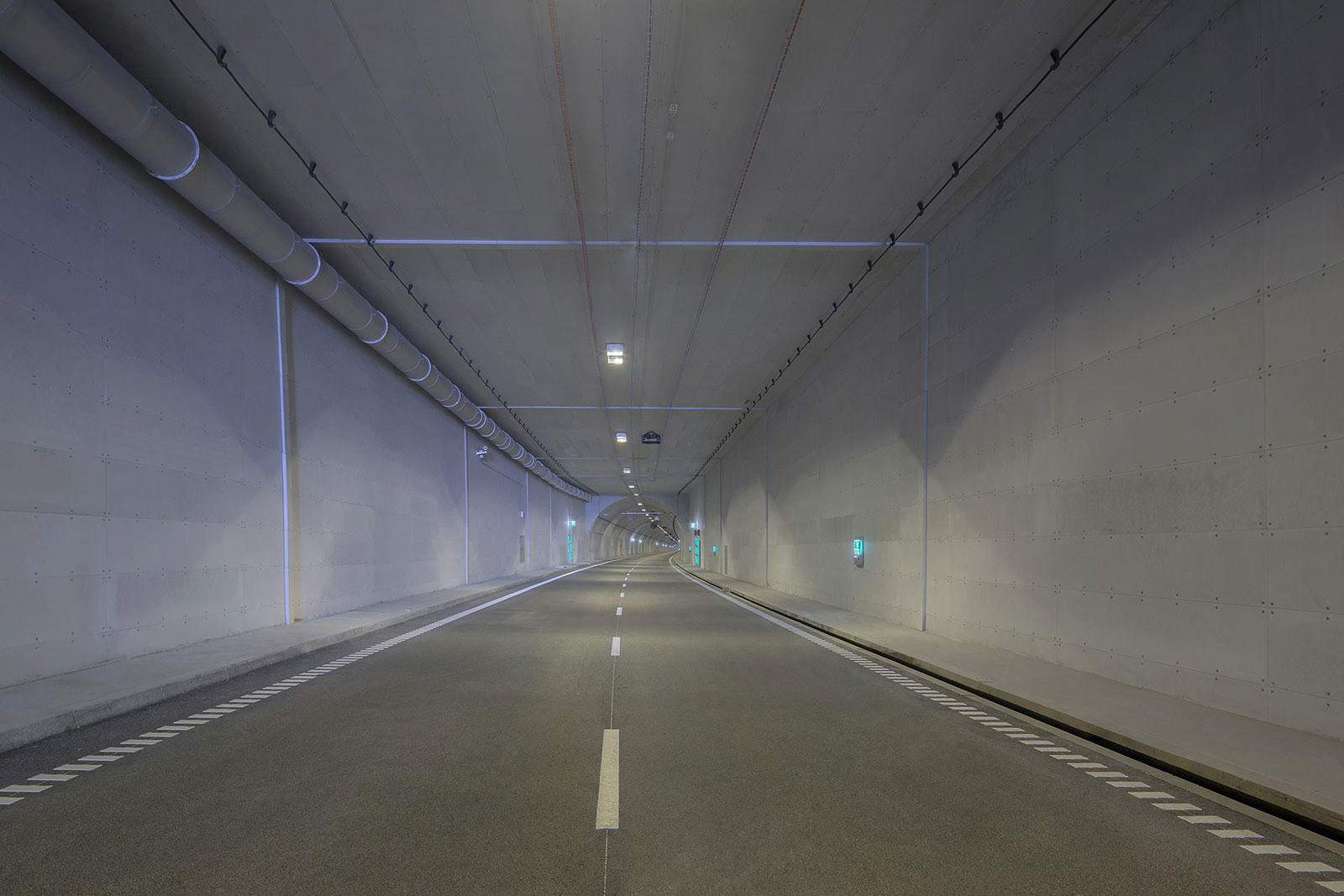 Sesja zdjęciowa zabezpieczeń przeciwpożarowych znajdujących się w Tunelu pod Martwą Wisłą w Gdańsku. 