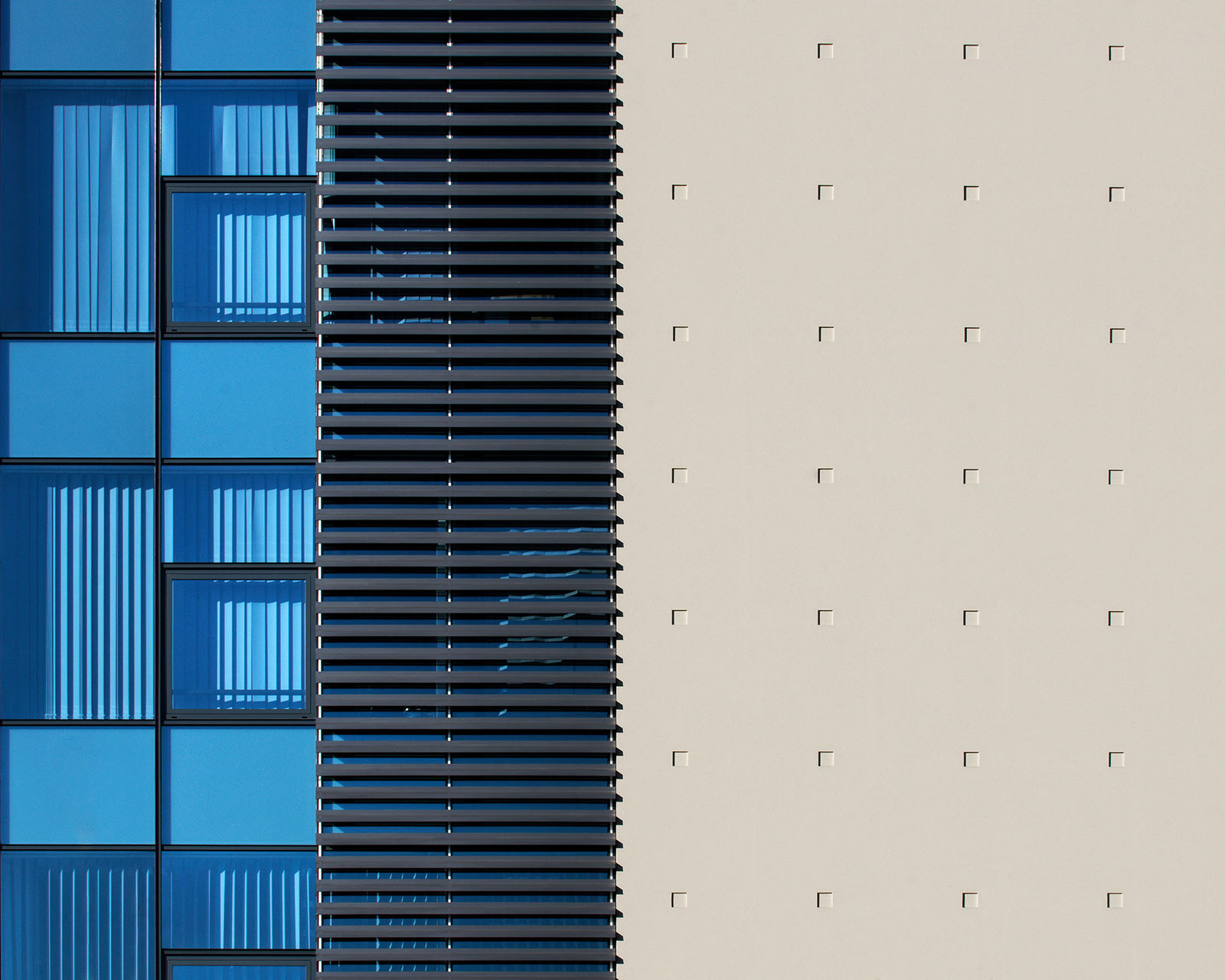 Wykonanie zdjęć architektury dla producenta tynków i ociepleń budynków. 