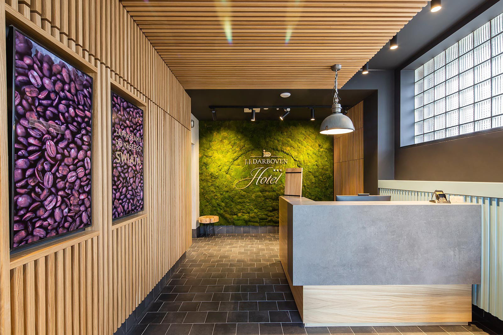 Fotografie wnętrz pomieszczeń komercyjnych hotelu Darboven zlokalizowanego koło Gdyni.  