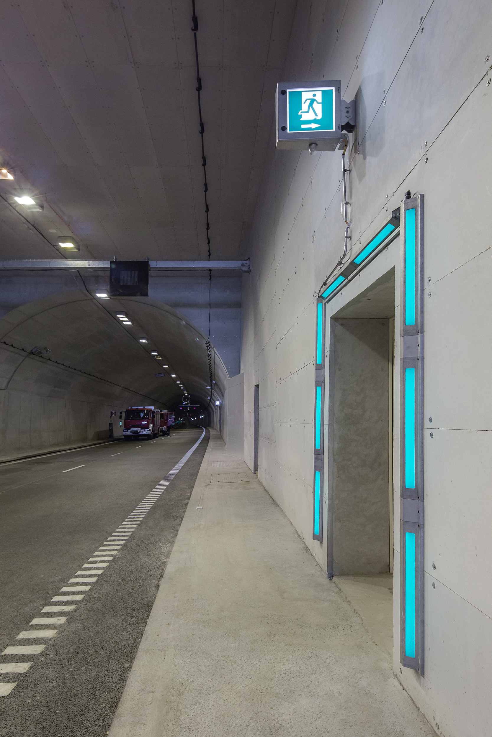 Sesja zdjęciowa zabezpieczeń przeciwpożarowych znajdujących się w Tunelu pod Martwą Wisłą w Gdańsku. 