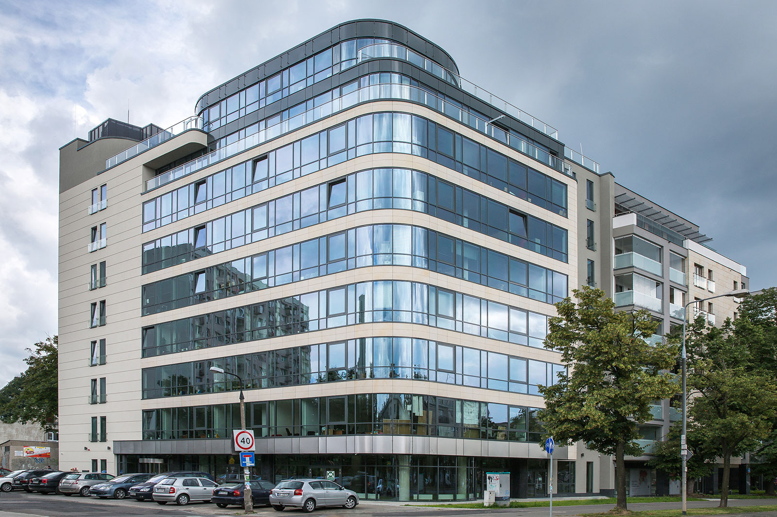 Sesja zdjęciowa biurowca Corner House w Warszawie.