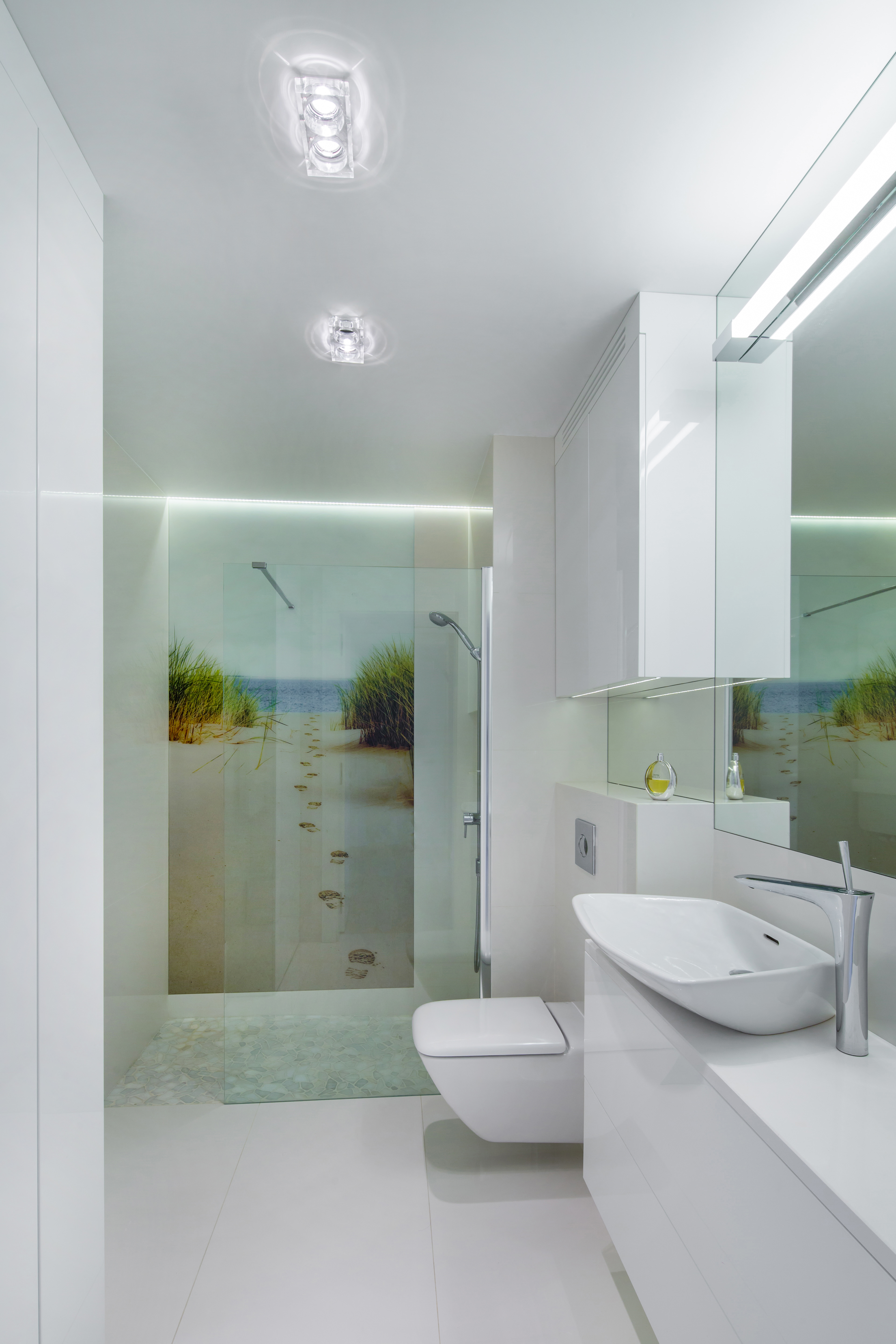 Zdjęcia wnętrz apartamentu na wynajem mieszczącego się w budynku Aquarius w Sopocie.