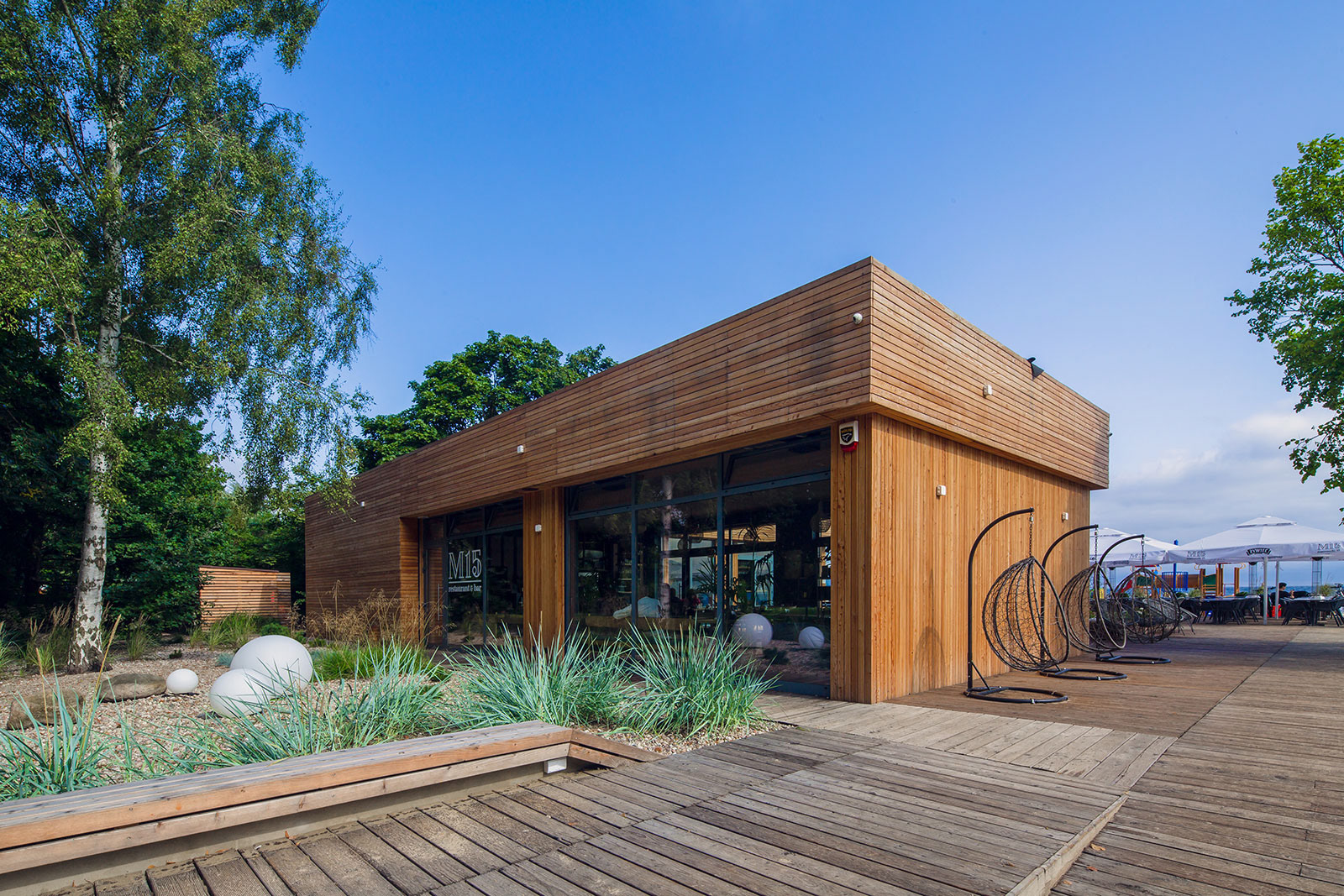 Zdjęcia budynku restauracji M15 mieszczącej się w Sopocie wykonane dla pracowni architektonicznej.