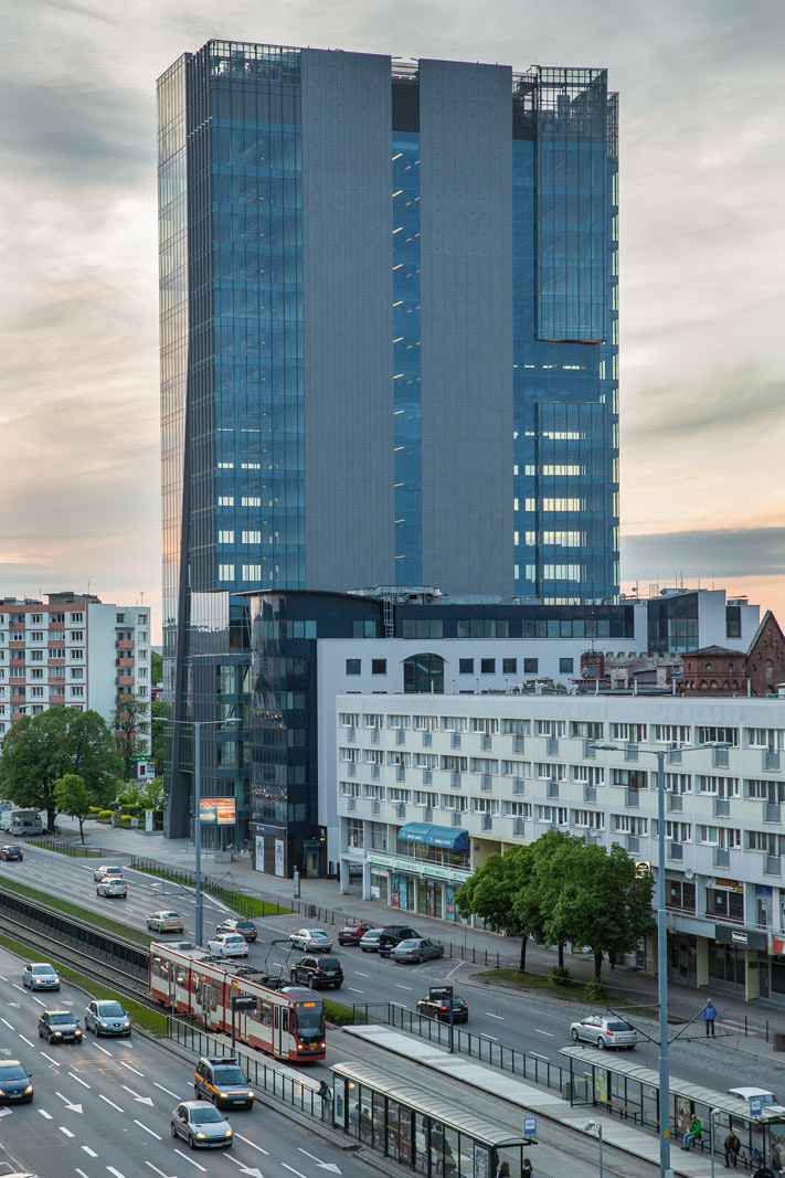 Sesja zdjęciowa obejmująca wykonanie zdjęć architektury i wnętrz budynku biurowego – Centrum Biurowe Neptun w Gdańsku.