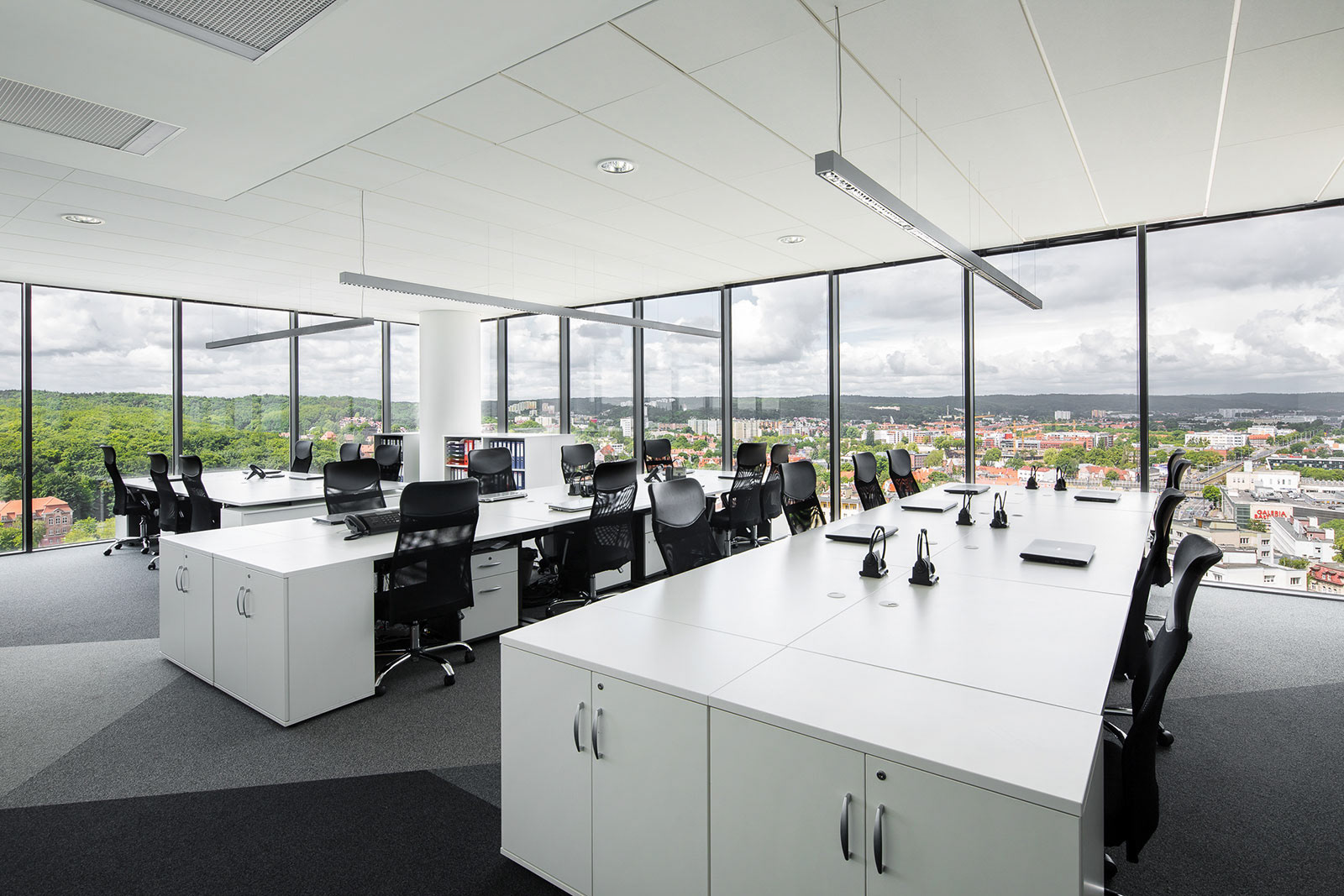 Fotografie wnętrz pomieszczeń biurowych Adar Office w Centrum Biurowym Neptun w Gdańsku.