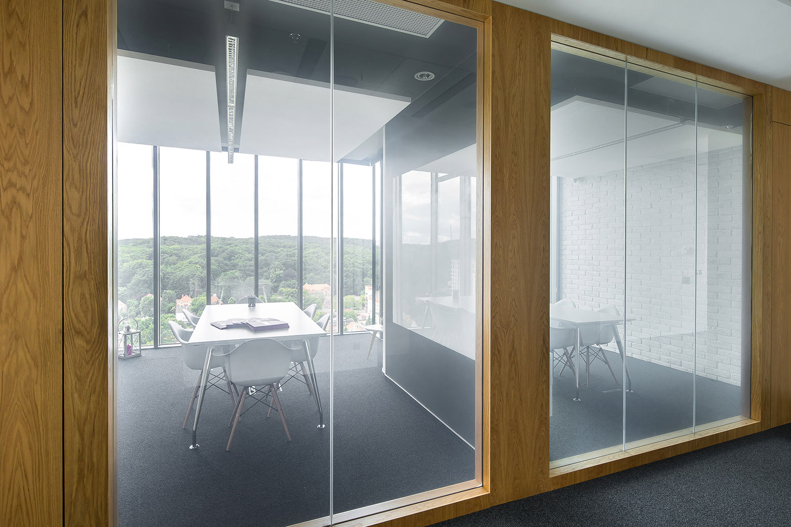 Fotografie wnętrz pomieszczeń biurowych Adar Office w Centrum Biurowym Neptun w Gdańsku.