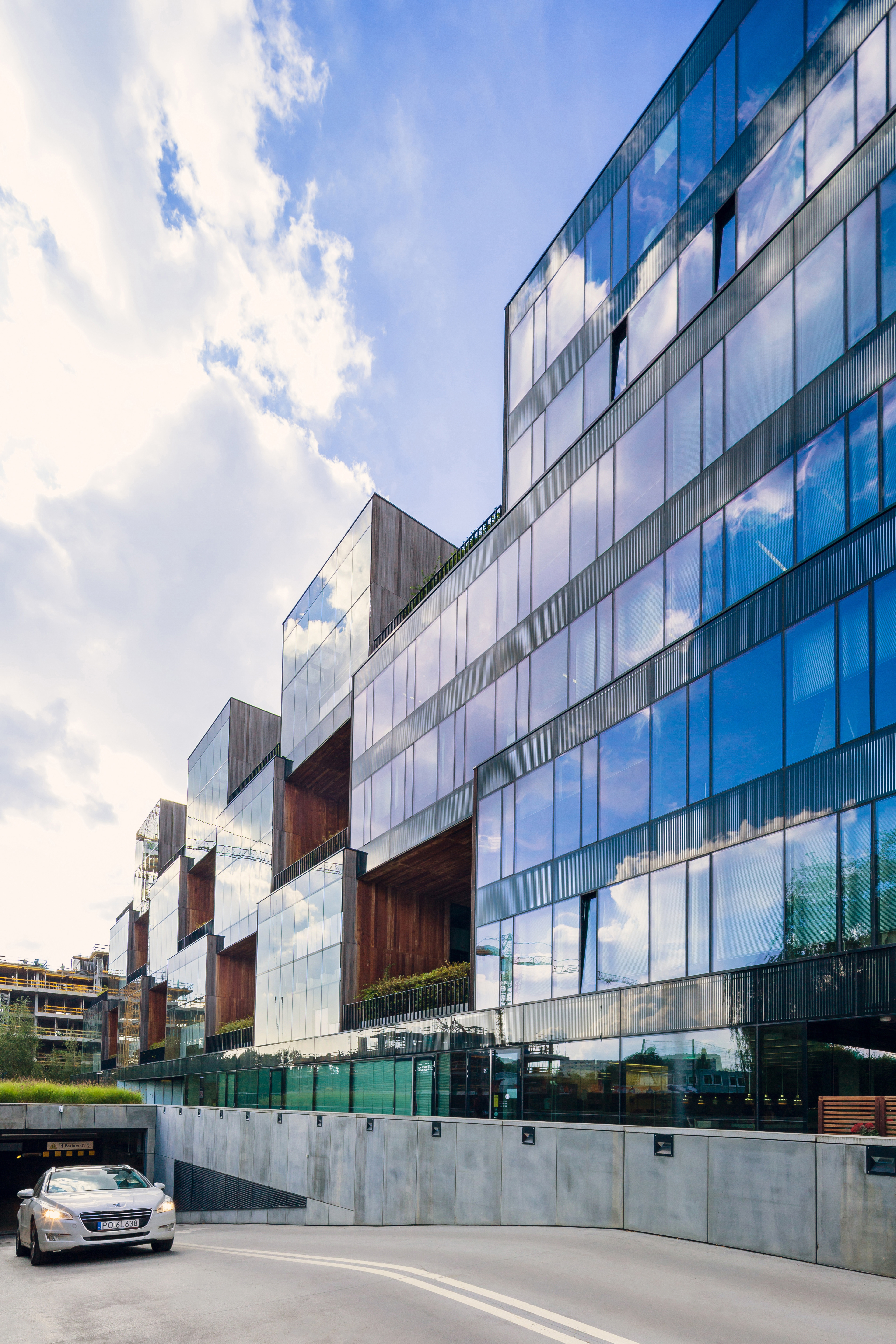 Zdjęcia architektury obiektu biurowego Pixel w Poznaniu.