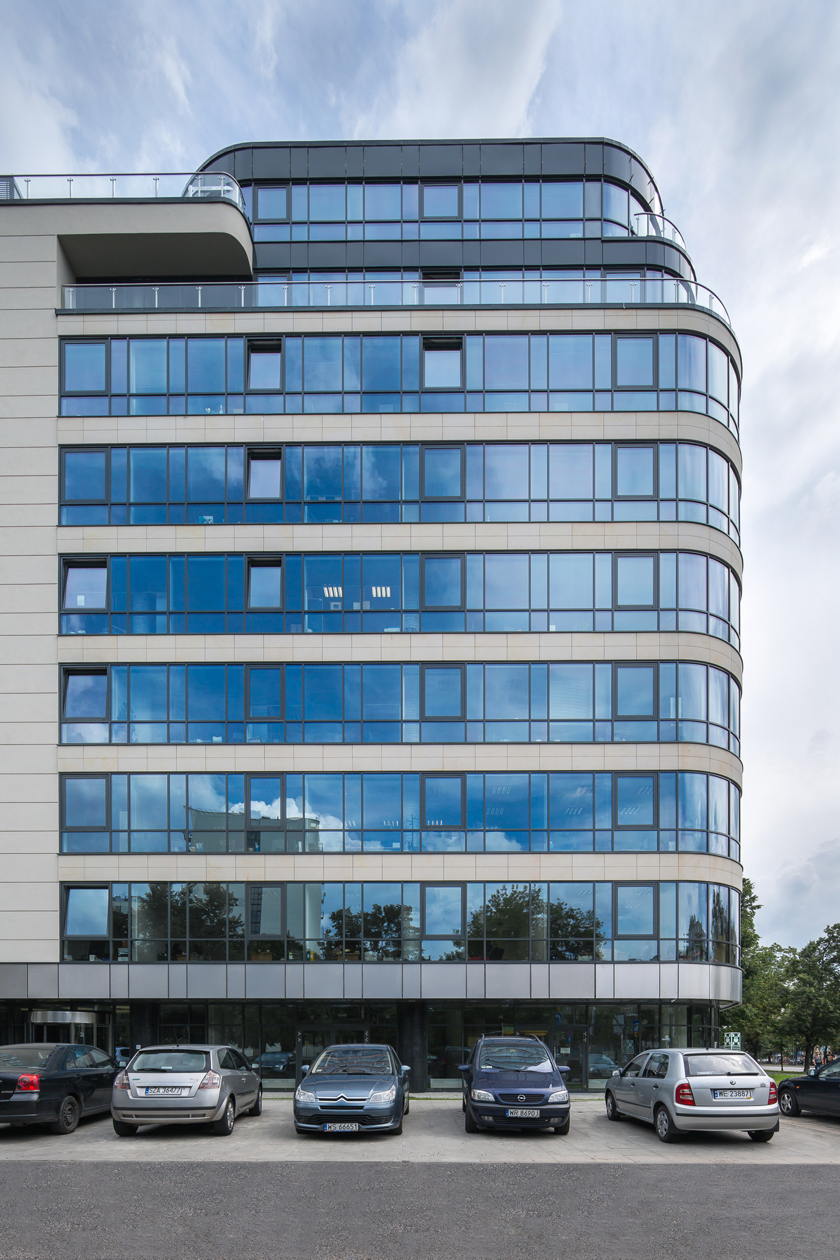 Sesja zdjęciowa biurowca Corner House w Warszawie.