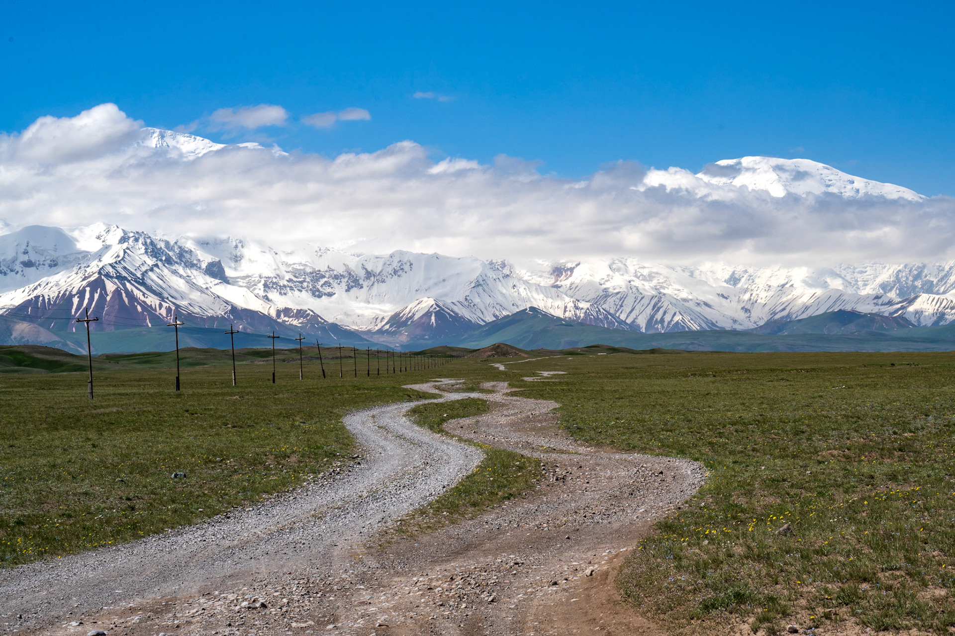 Looking back, for a last glimpse of Lenin Peak