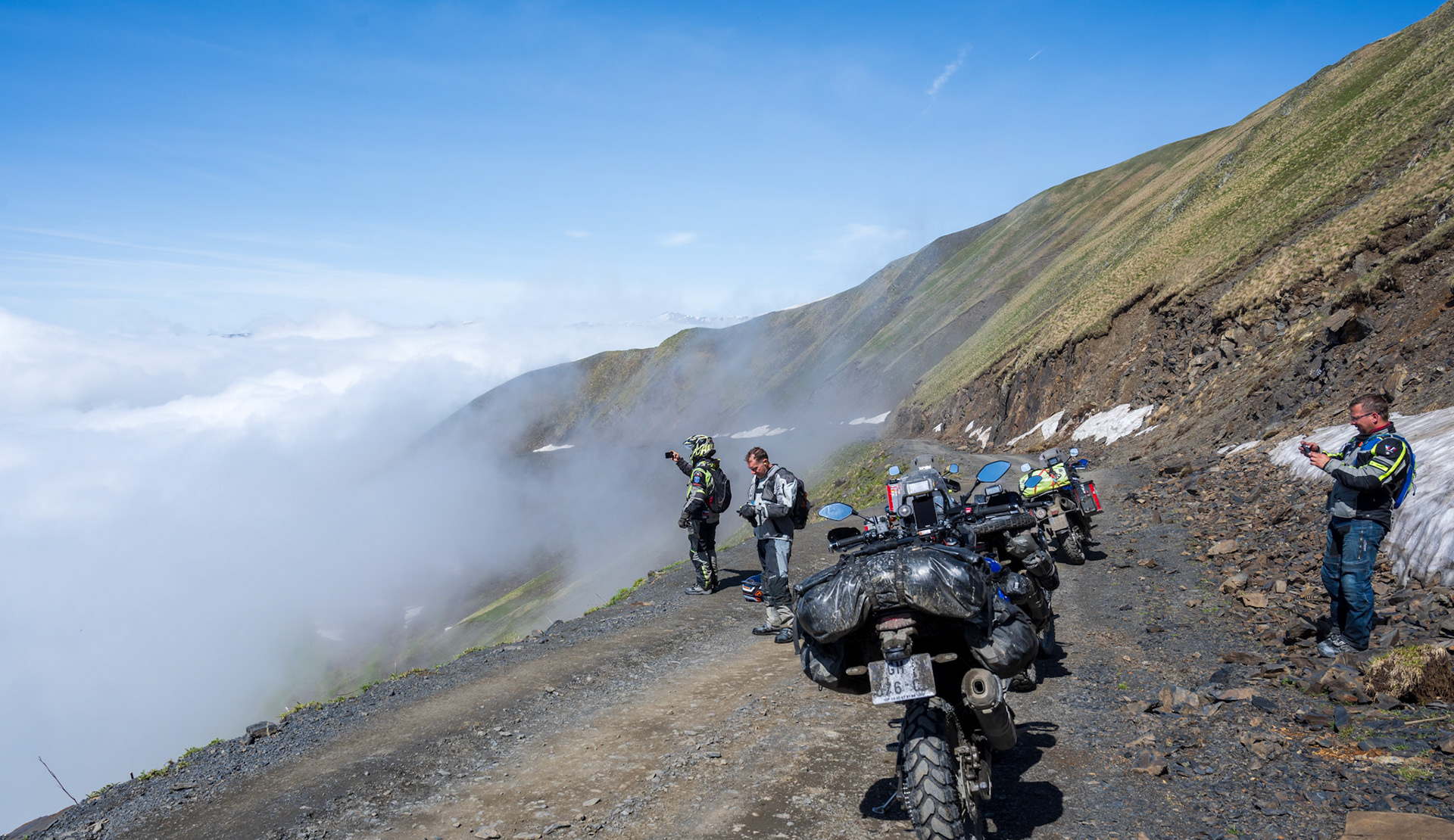 It's above the clouds that we briefly met the Czech riders again
