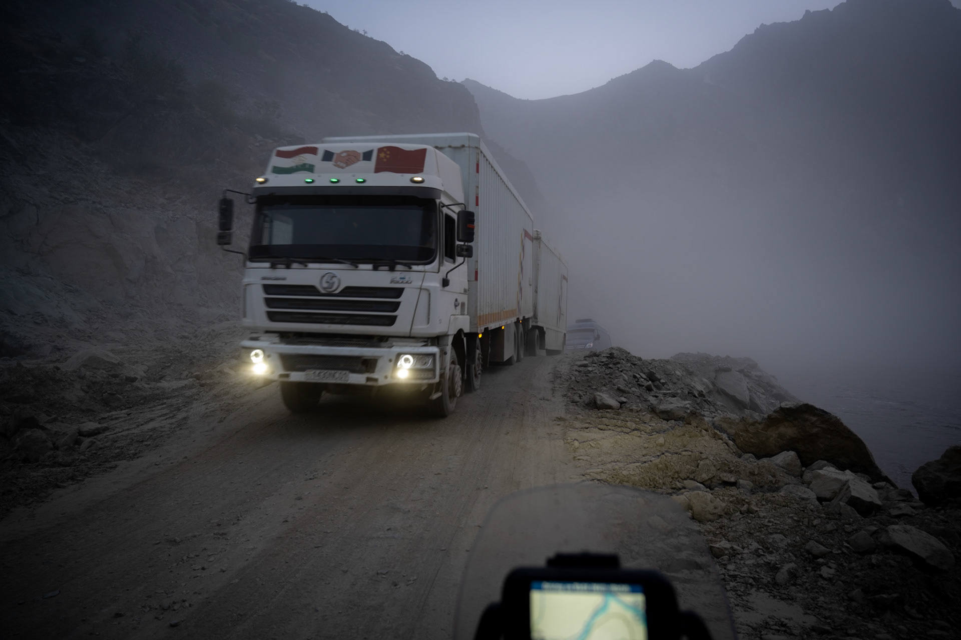 The scary sight of a big truck coming at you at night (it was darker than on the picture) on a narrow dirt road. You have to be lucky and be on a section wide enough since the truck will not back up and we don't have a reverse gear 😄