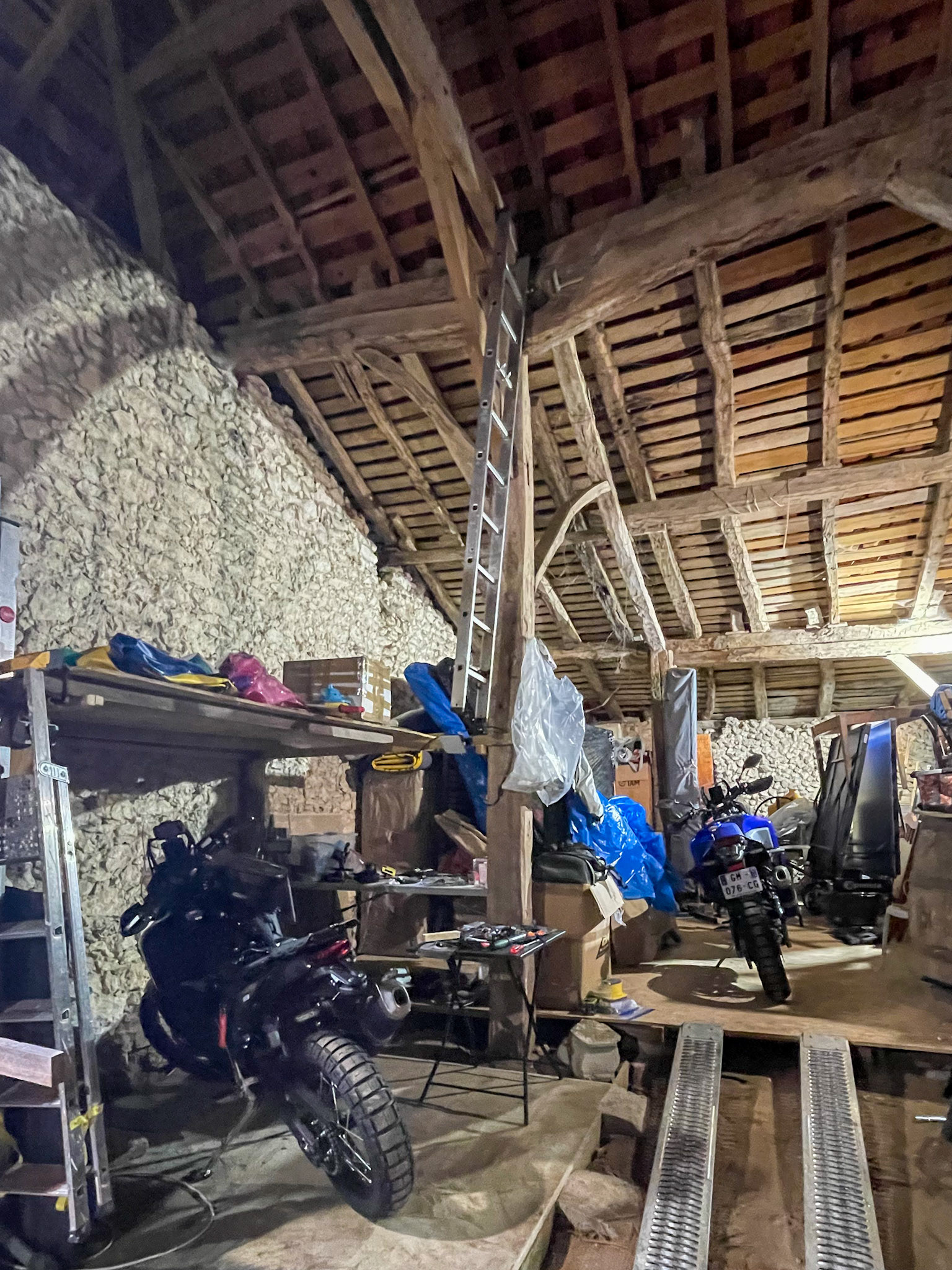 The beautiful but cold barn where we'll be working on the bikes