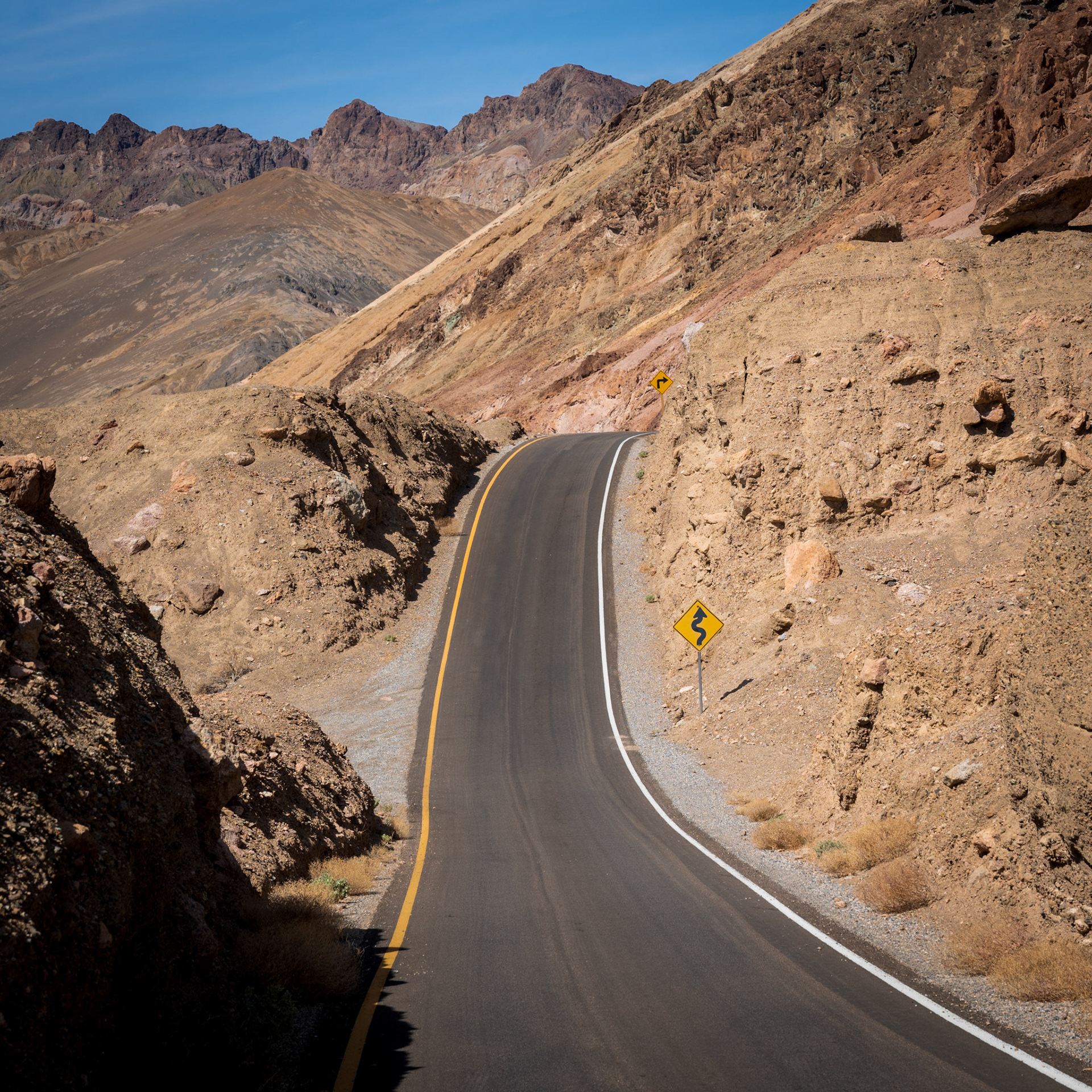 I've always loved the US yellow road signs
