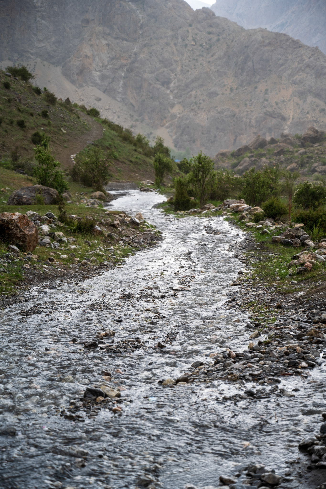 That is the trail, not the river, after the rain hit us 😮