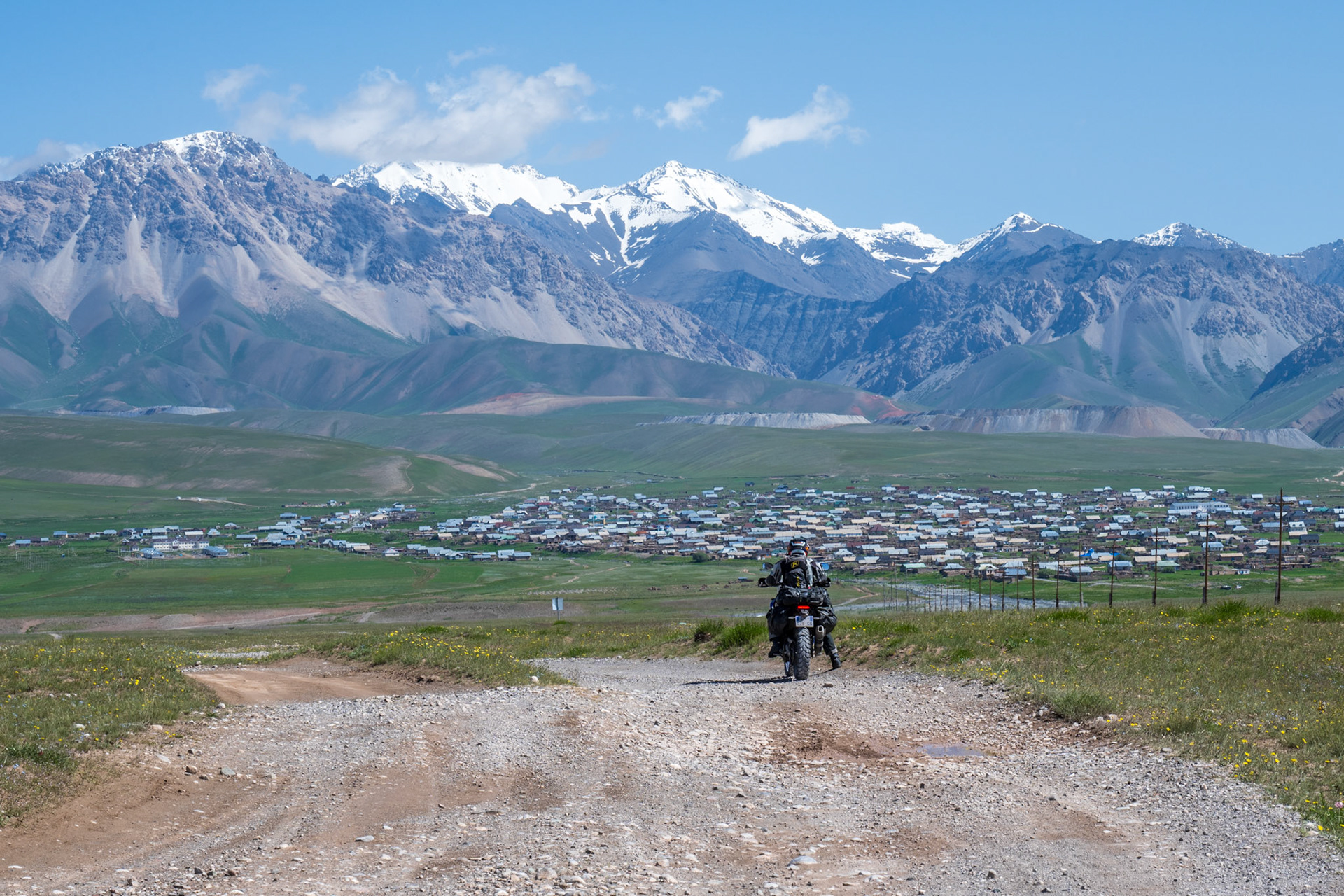 Coming down from Lenin Peak, with the village of Sary-Moghol in front of us