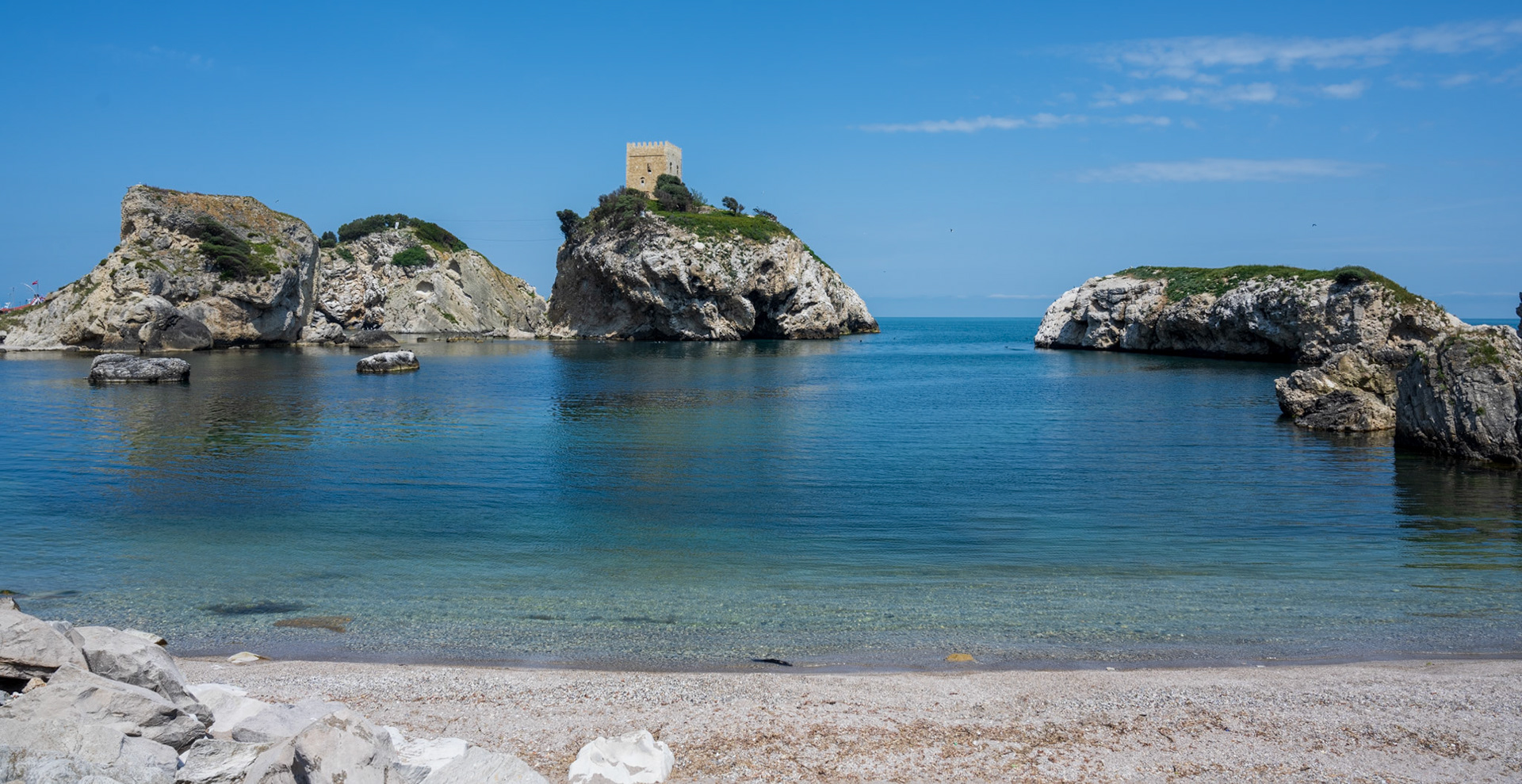 Sile, on the Black Sea. Our first contact with the Black Sea 🍾