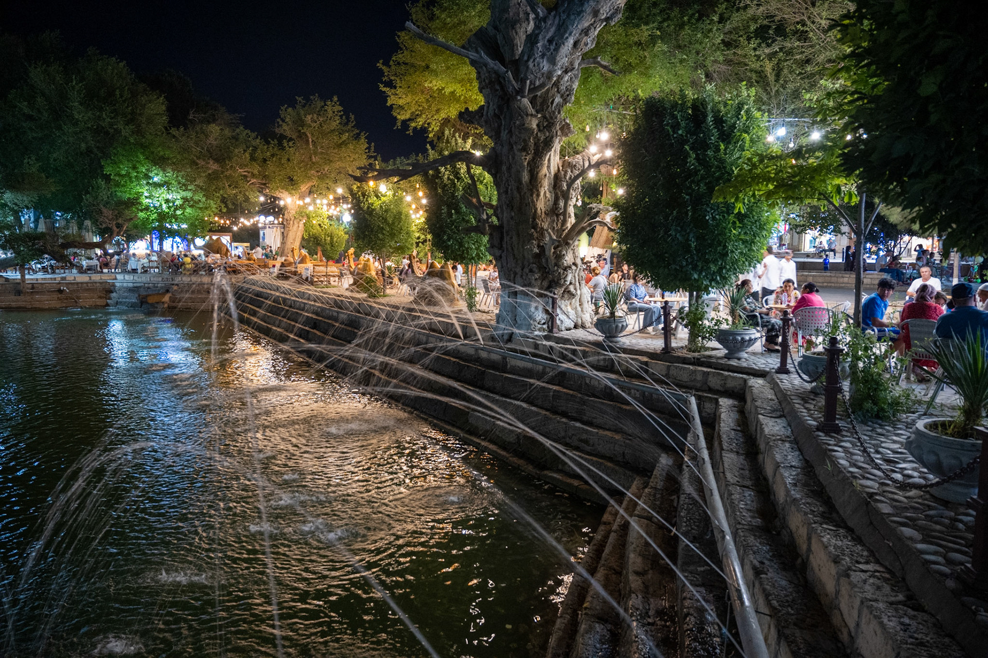 Plenty of nice places to have a drink or a bite to eat