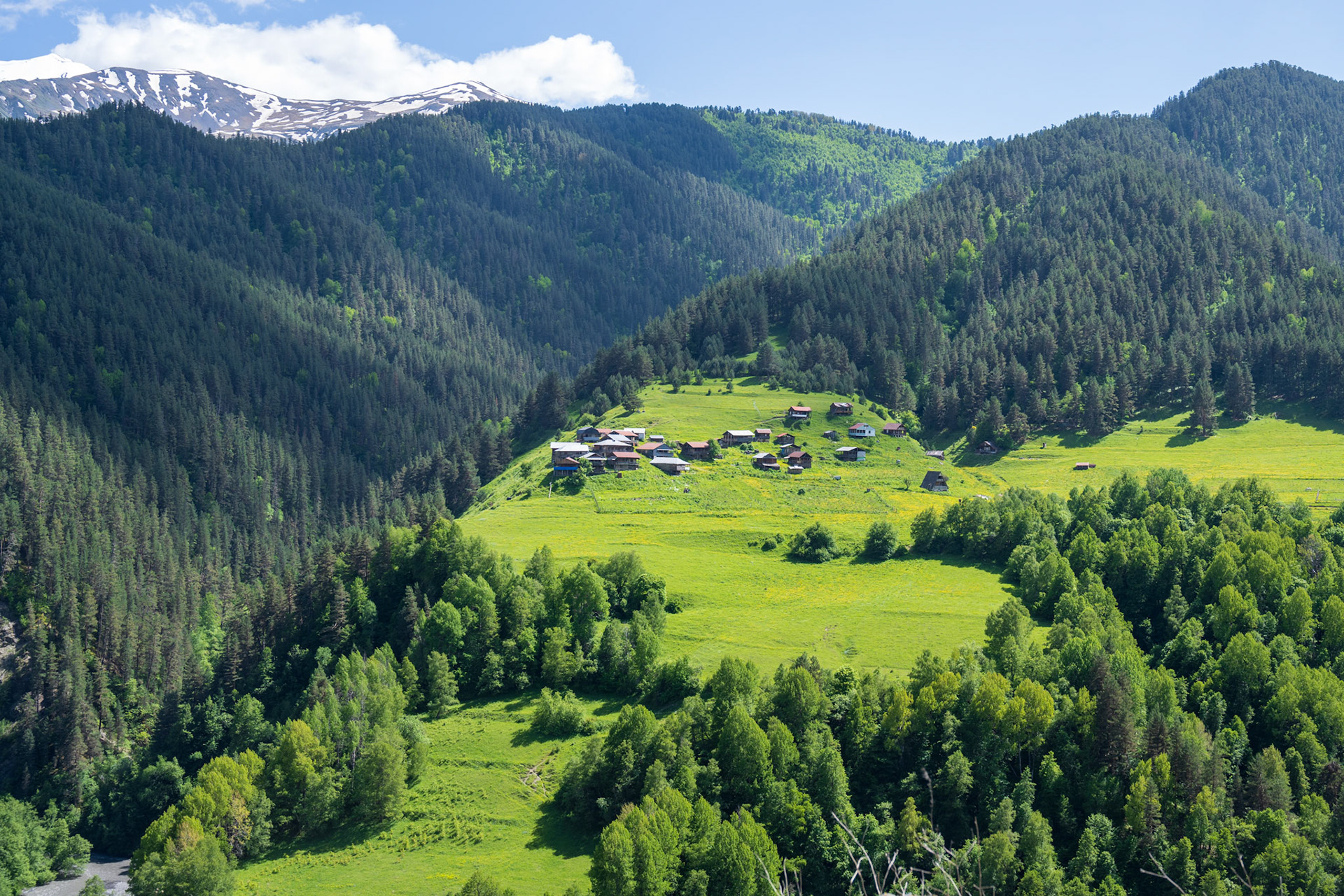 A small village on our way to Omalo