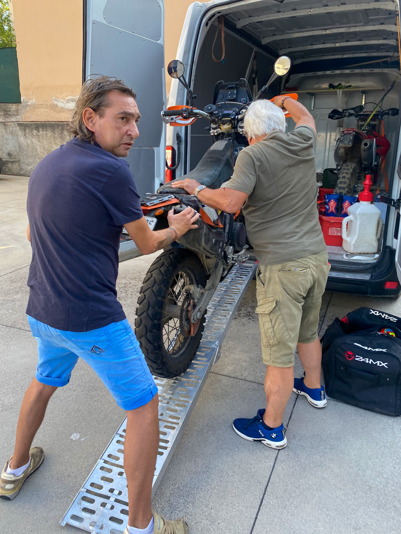 Delio (white hair) provided the van and offer to bring the bike to Jacky who was an excellent pro mechanic his whole life