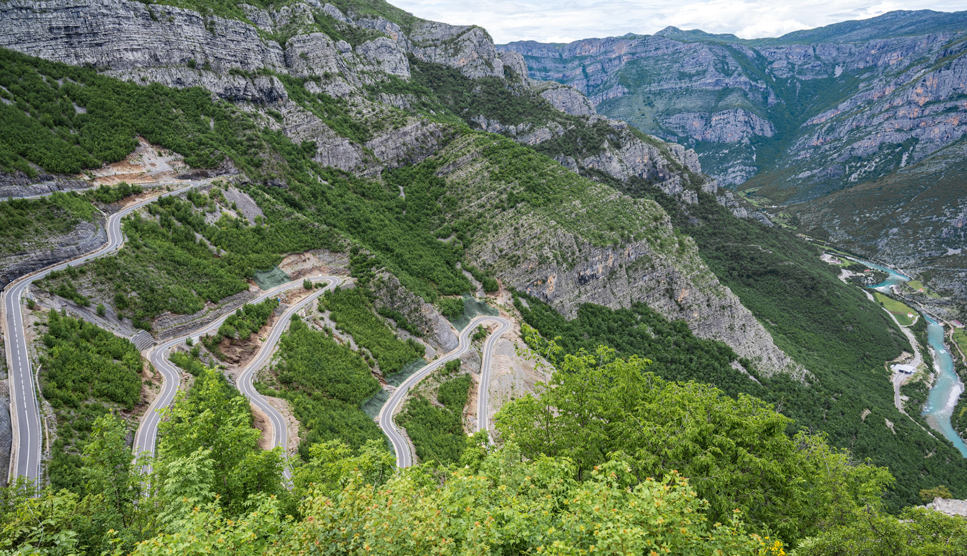 The amazing Rrapsh Serpentine or Vermosh Pass