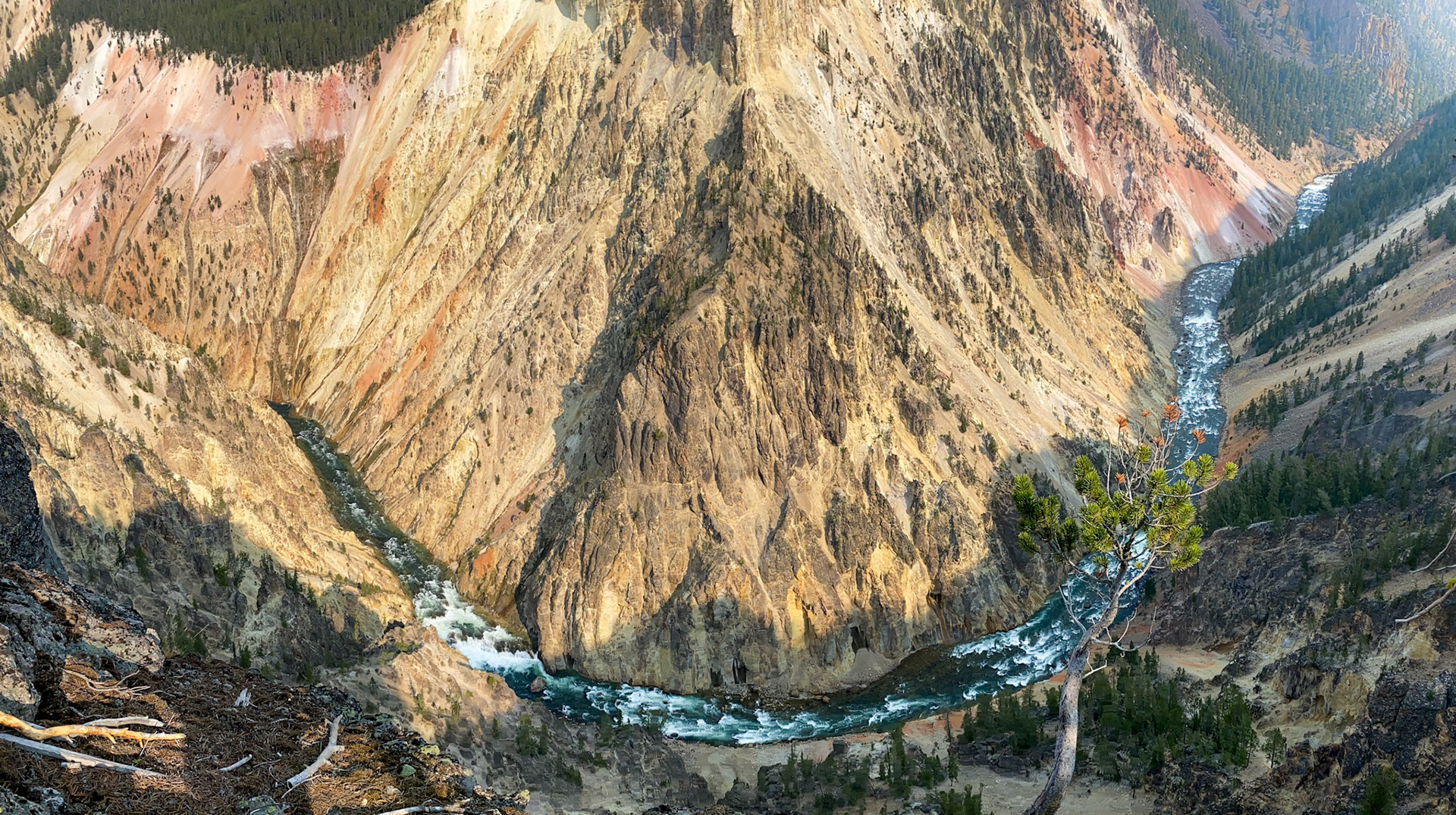 So hard to capture the scale of this superb canyon