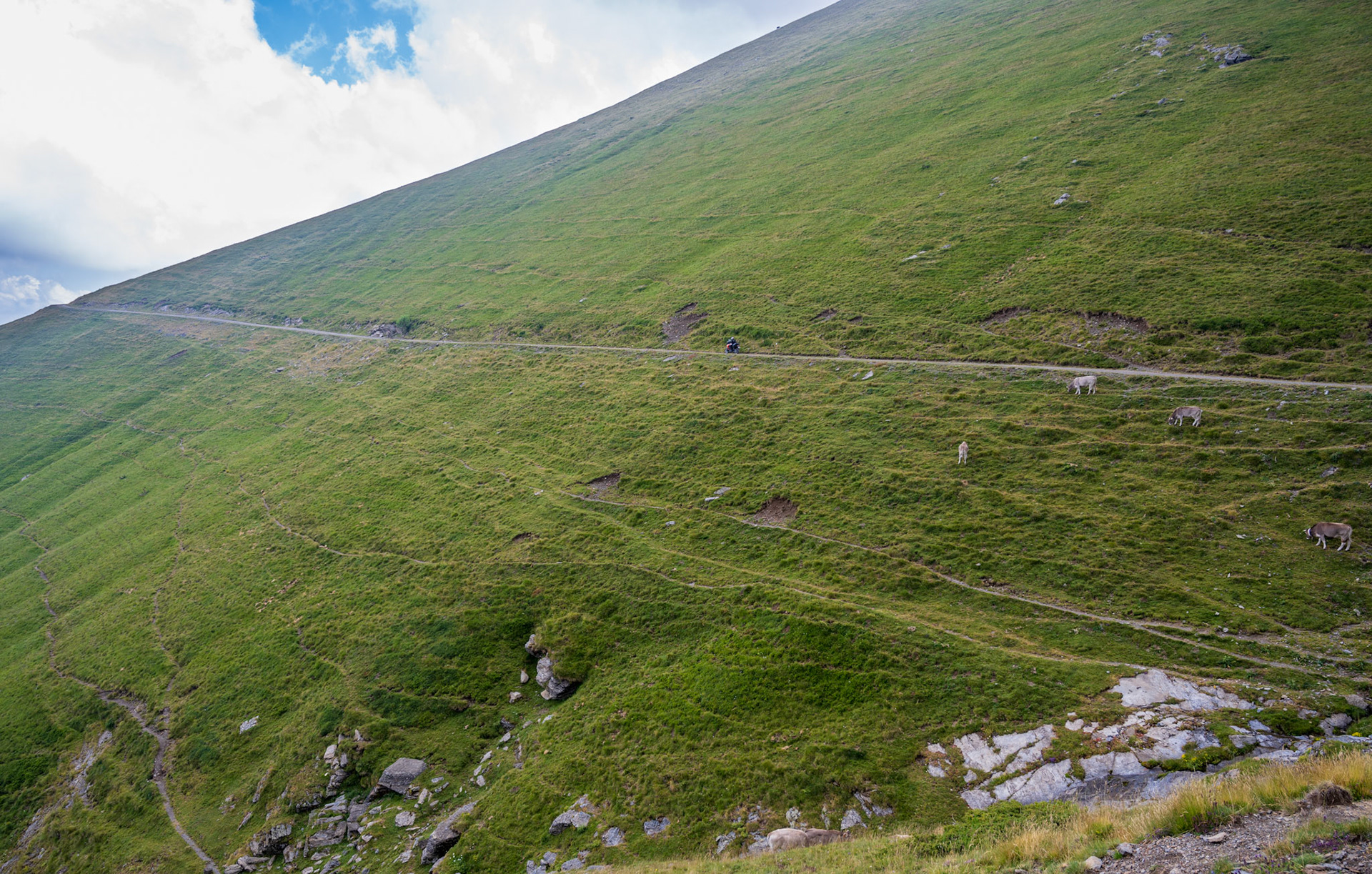 The sensation of infinite space and remoteness was exhilarating
